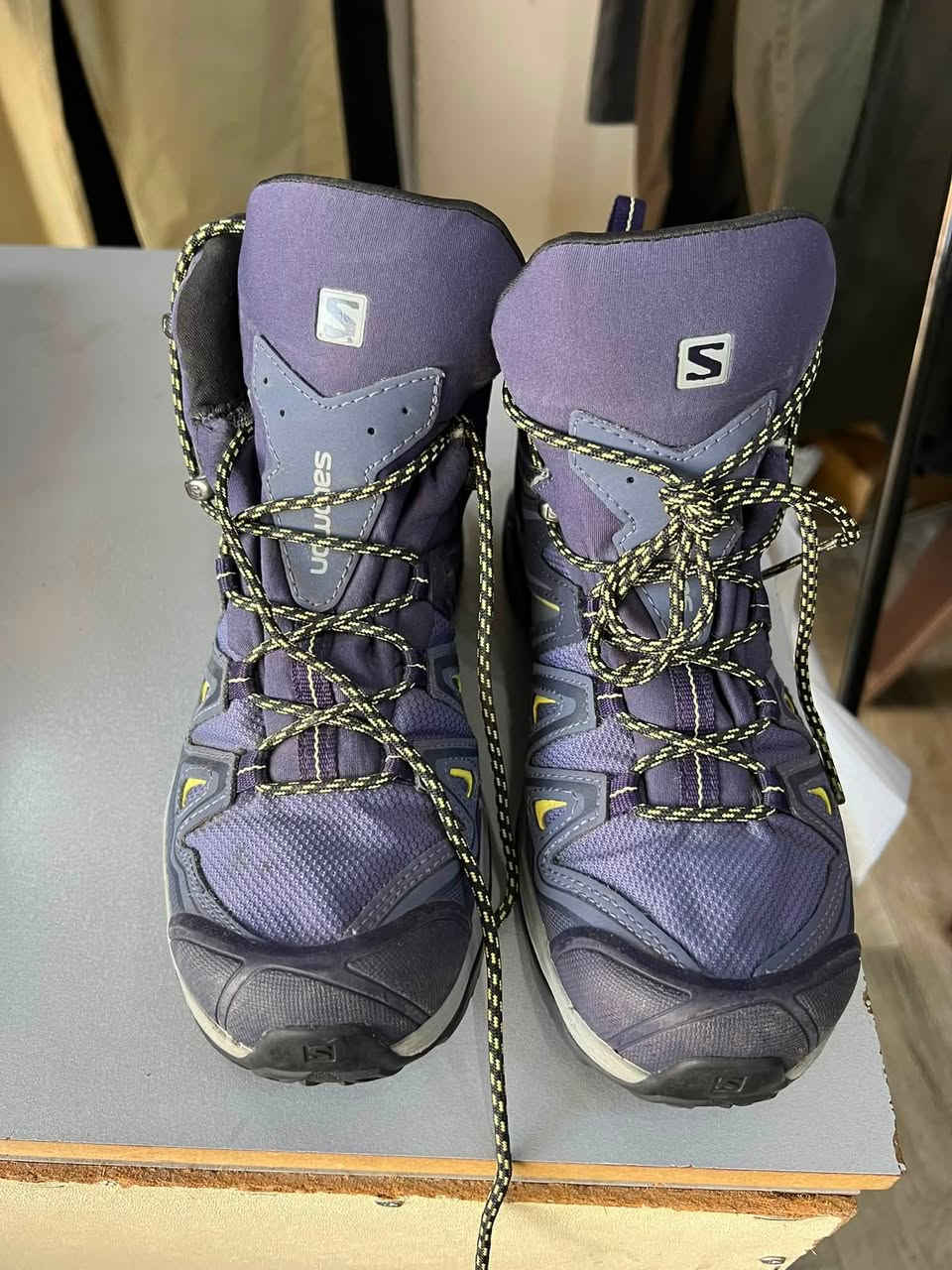 salomon
size_40_25.5cm
orginal
بالە مستخدم 
نظافە%100
توصیل جمع
***********
