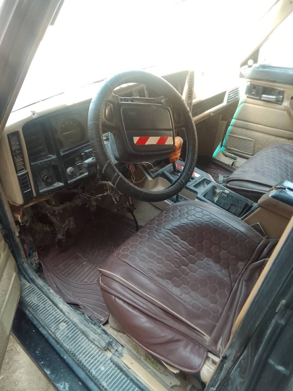 السلام عليكم جيب رقم وسنويه جديده انبار السياره يرادله ضفيره كير محرك شغالات سعره 20$وبيه مجال مدينة الصدر ***********. ورادله ترتيب لان الكهربائي لعب بيه لعب
