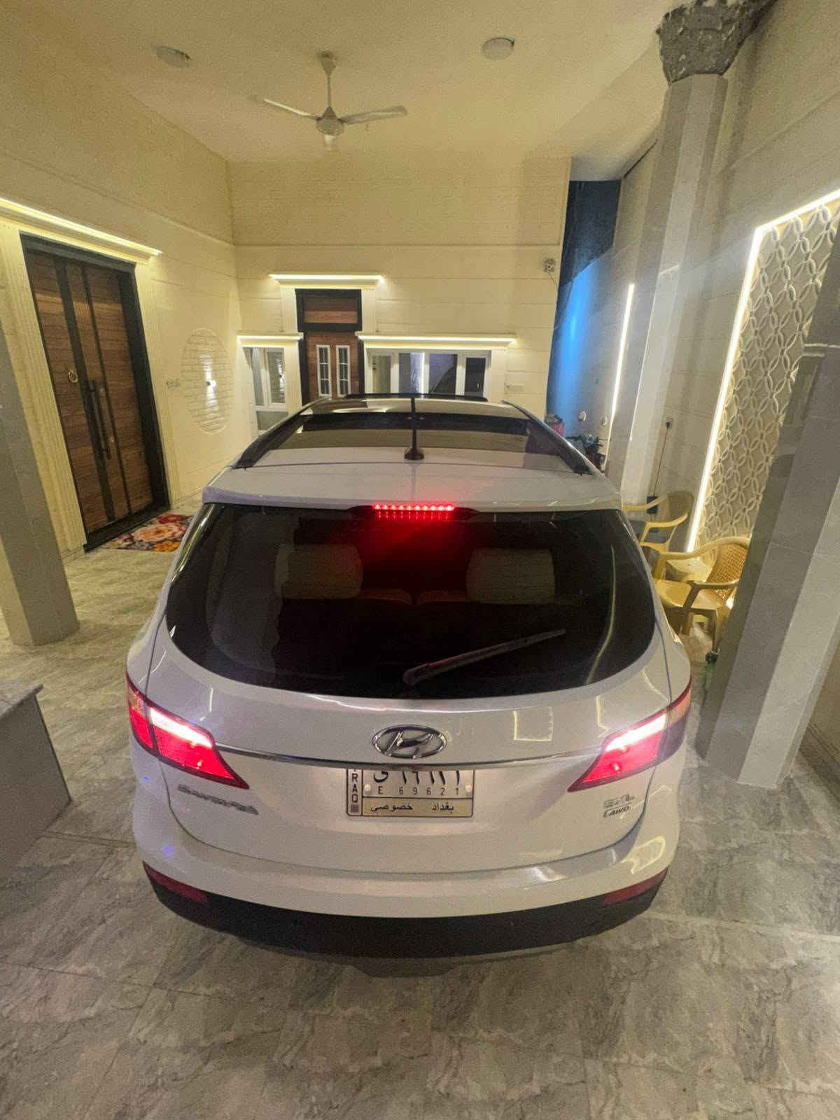 هونداي سنتافيه كراند ٢٠١٦
وارد امريكي الضرر جنطه 
رقم بغداد باسمي 
فول مواصفات ١على١ VIP
سقف بانوراما..بصمه..٧راكب..٦سلندر 
تبريد ثلاث قطع..فور ويل دفع رباعي 
كشنات جلد..كشنات كهرباء..كشنات حراريه. كشنات ذاكره استيرن هيتر رادارات جانبيه رادارت اماميه وخلفيه 
بردات بالباب خلفيه..سستم صوت انفنتي ١٤سماعه 
حساسات امامي وخلفي..جنطه كهرباء ينفتح تلقائي عند الاقتراب
السياره بعده على الشركه جديده بمعنى الكلمه 
بعد بيه مواصفات اكثر 
للاستفسار الاتصال على الارقام التاليه 
***********
***********
واسط قضاء الصويره
