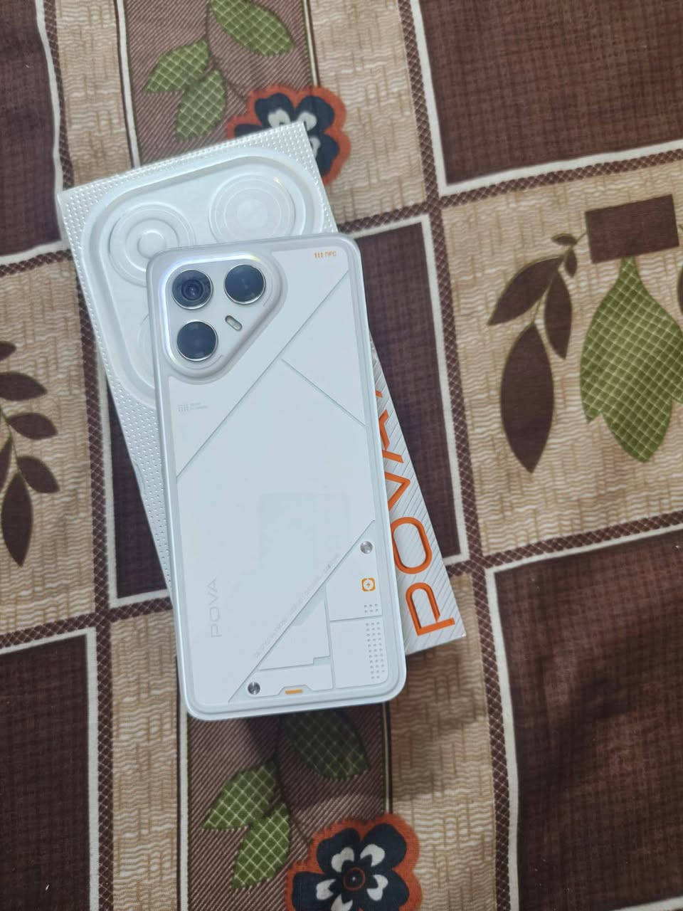 السلام عليكم
Tecno Pova 7 Ultra 5G RAM 12+12 مواصفاتة معروفه 
بس العدسه الفوك مال كامره مكسوره مو كامره عدس فوك و ماعندي مجال اروح اصلحها هيه ب 10 الف 
سعر 425 وبي مجال ملحقاته كامل مكفول من كلشي اشتريته بشهر 8 جديد على ايدي 
عنواني بغداد فلكه حي النصر 

ه‍ ***********
