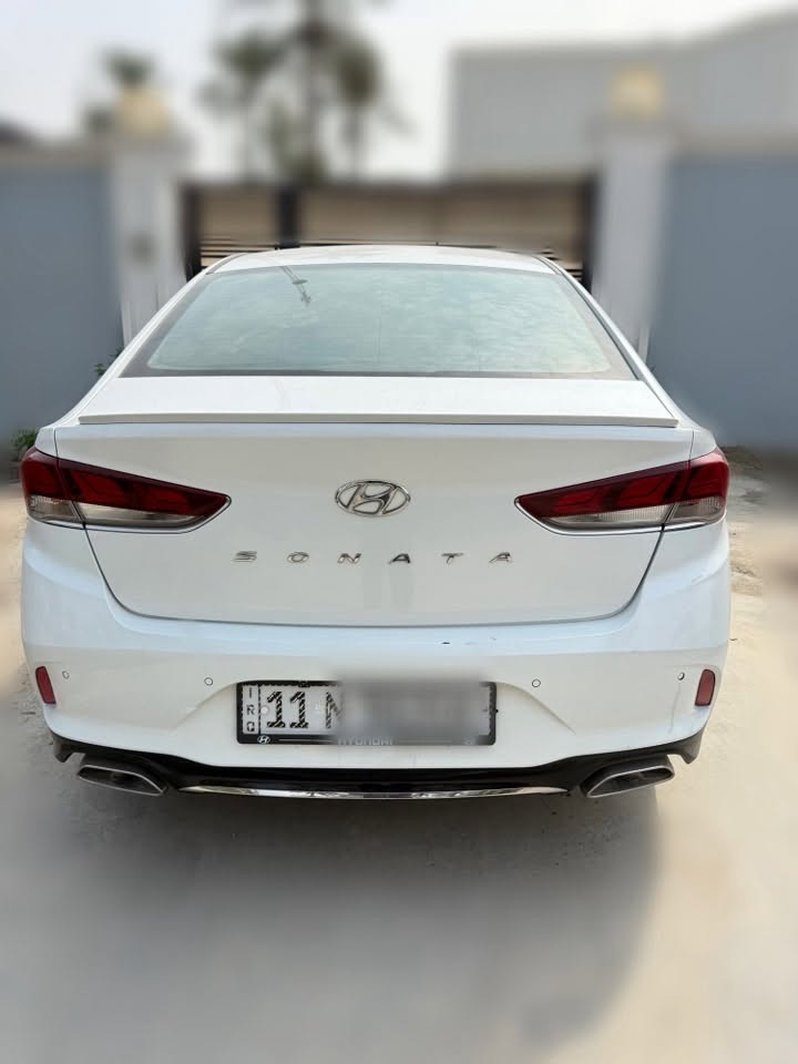 مرحبا.

-سوناتا 2019 ابيض

-خليجي

-رقم بغداد الجديد

-محرك 2400 دوش

-ماشيه 130 الف

-حساسات خلفيه بلادي

-كشافات اماميه لد ابيض

-تحكم كشن السايق كهرباء 3 حركات

-تحكمات ستيرن

-كامره خلفيه

-شاشه صغيره

-داش كام بالمرايه

-3 انظمة قيادة (اقتصادي ، اعتيادي ، سبورت)

-شفتات سرعه بالستيرن

-قطعتين تبريد

-بدون فتحه

السياره مكفوله كفاله عامه بدون صبغ بدون تبديل ماعدا رصعه بسيطه بالجاملغ الخلفي مامسويها (موضحه بالصور) وشخط بسيط كلش 

كير ومكينه كفاله بوضع الشركه افولها كله محسن

السعر 168 بيها مجال بسيط

***********

