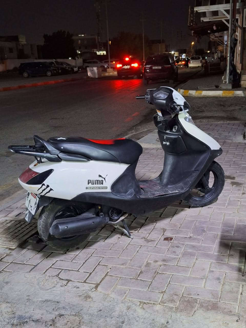 سلام عليكم سبيسي للبيع مفتوحه مره وحده كهرباءيات كلها شغاله مانقصها اي شي سعر 400 وبيها مجال  بصيط شراي يتصل ***********
