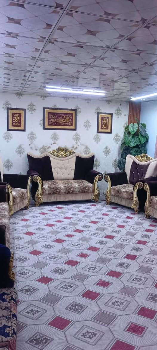 أريكة • لا تفاصيل