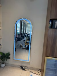 اغراض محل حلاقه للبيع مكان بغداد اليرموك  07713792932 تخم كعده مع طبله...