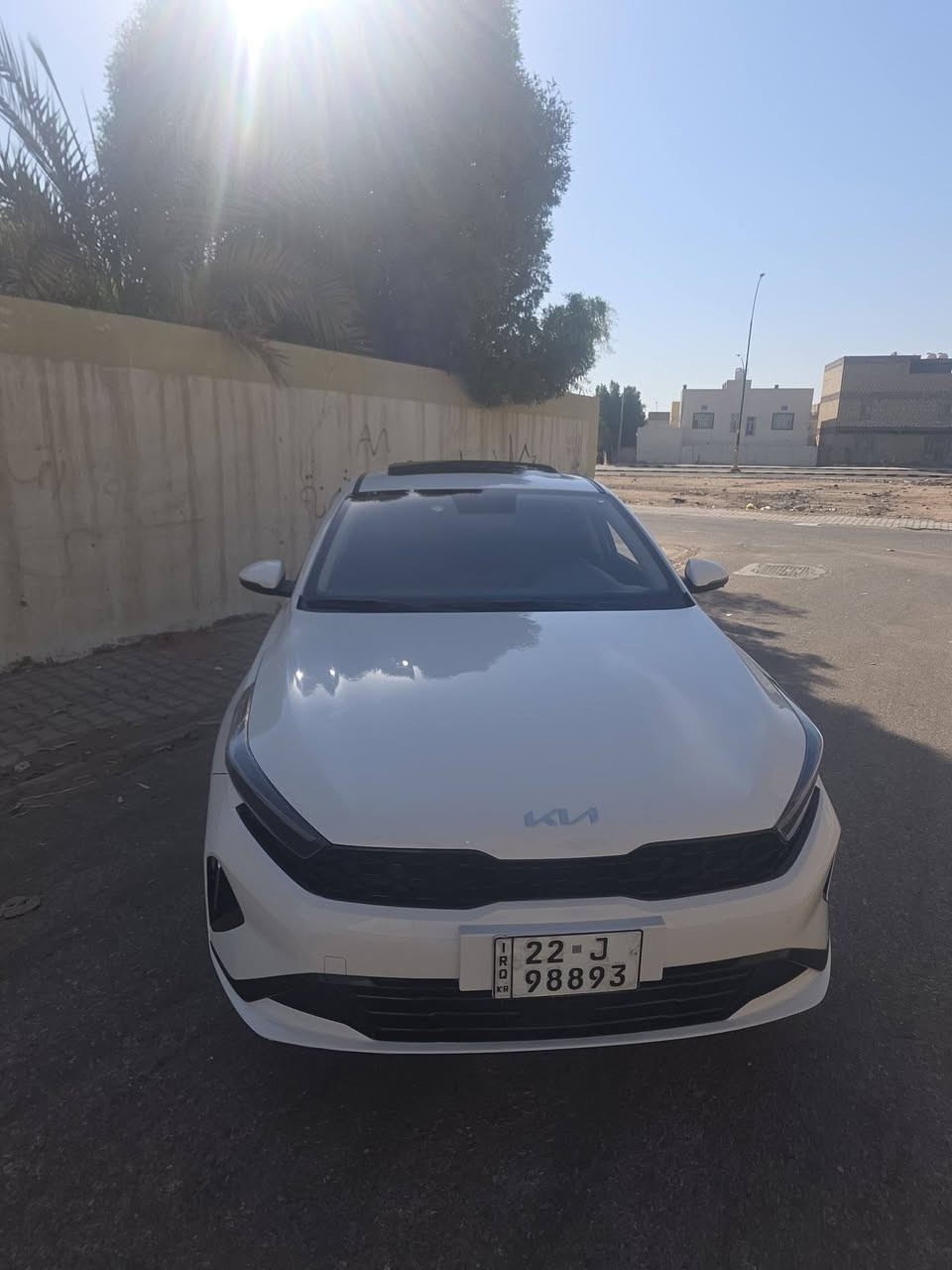 السلام عليكم K3موديل 2024رقم اربيل بأسم الشركه اتريد تحويل اتريد وكاله
السيارة فول 
بصمه جلد حساس امامي خلفي كامره دواره سايد ابريك بصمه
ماشيه ٣٧ الف مكان السياره نجف 
السيارة بيه مكانين كرت اصغار و شغلهن حلو 
السعر ١٣٥ و بيه مجال 
رقم موبايل ***********
