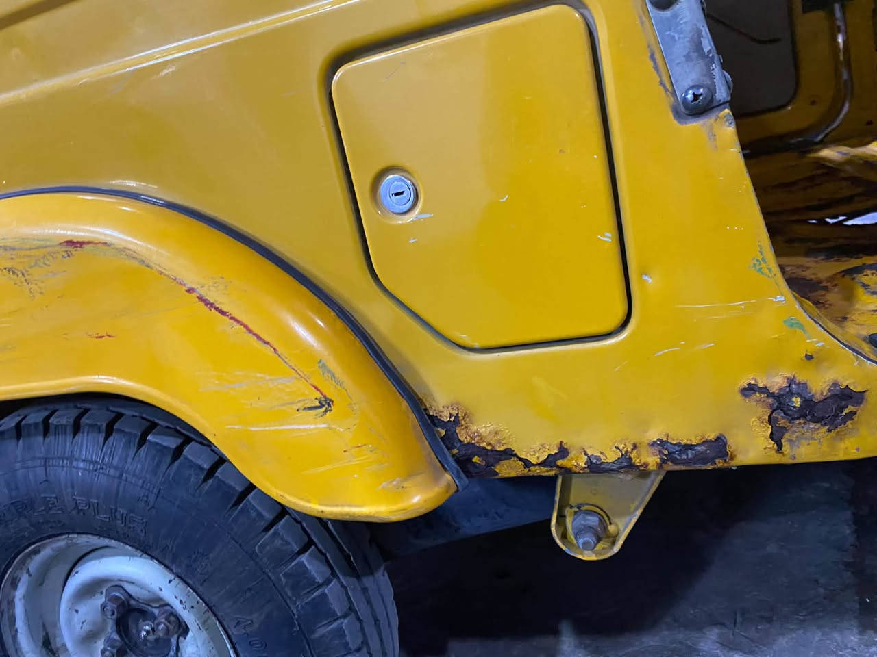سلام عليكم تكتك 21 بوشه وبستم بيهة خياسات هذني كداكم وبيهة ضربه خفيفه نفتح باب سياره عليهة رقم بغداد باسمي الله شاهد إذا اعمر الخيسات تجيب اعلى من هاذ سعر شهر الرابع شهر الرابع لونين للميعرف عارضهة ب٧ و٣٠٠ قفل مال بيع رجاء الموشراي لا يدخلي ولا يعامل تكتك الباب مالهة موجود وهاذ رقمي *********** مكاني بغداد مدينه الصدر ب حبيبيه
