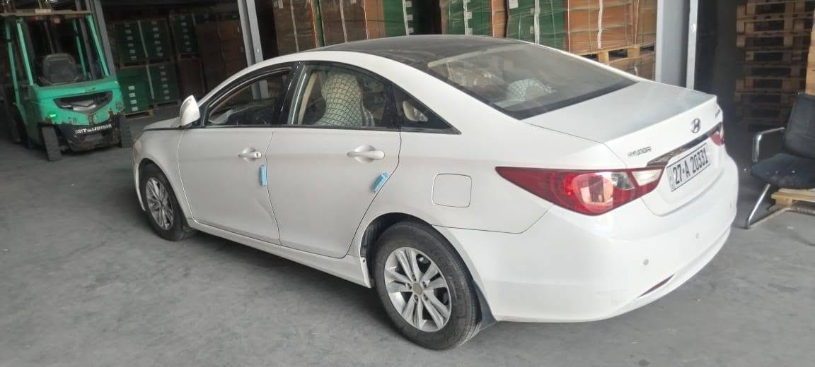 #العنوان : بصرة _القرنة

#السعر 98

سوناتا وارد خليجي  موديل 2011
 محرك 2400 دوش
 بيه بارد بالجاملغات خفيف
  بنيد بي صبغ  .... 

رقم انكليزي
 مشروع وطني جاهزه للتحويل 

تخم تايرات جديده... 
حداديه جديده كامله... 
بلكات جدد... 
عبوه بانزين جديده 

لايت زنون 
بانوراما طكتين 
قطعتين تبريد 
مرايه شفط
نظام ترحيب 
مرايه قلاب 
حساس خلفي...

للأستفسار الاتصال
ع الرقم :
واتساب.... 👇👇 

  *********** الزبير, البصرة
