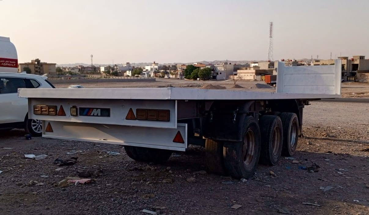 عربە المانیە للبیع
***********
۳  محور     دبل تایر
بدون فصل و ربط بدون منفست
فحل (سبرنگ)
دناکیر ۱٤
کهربائیە و جک وشاصی و حدادیە بشرط

