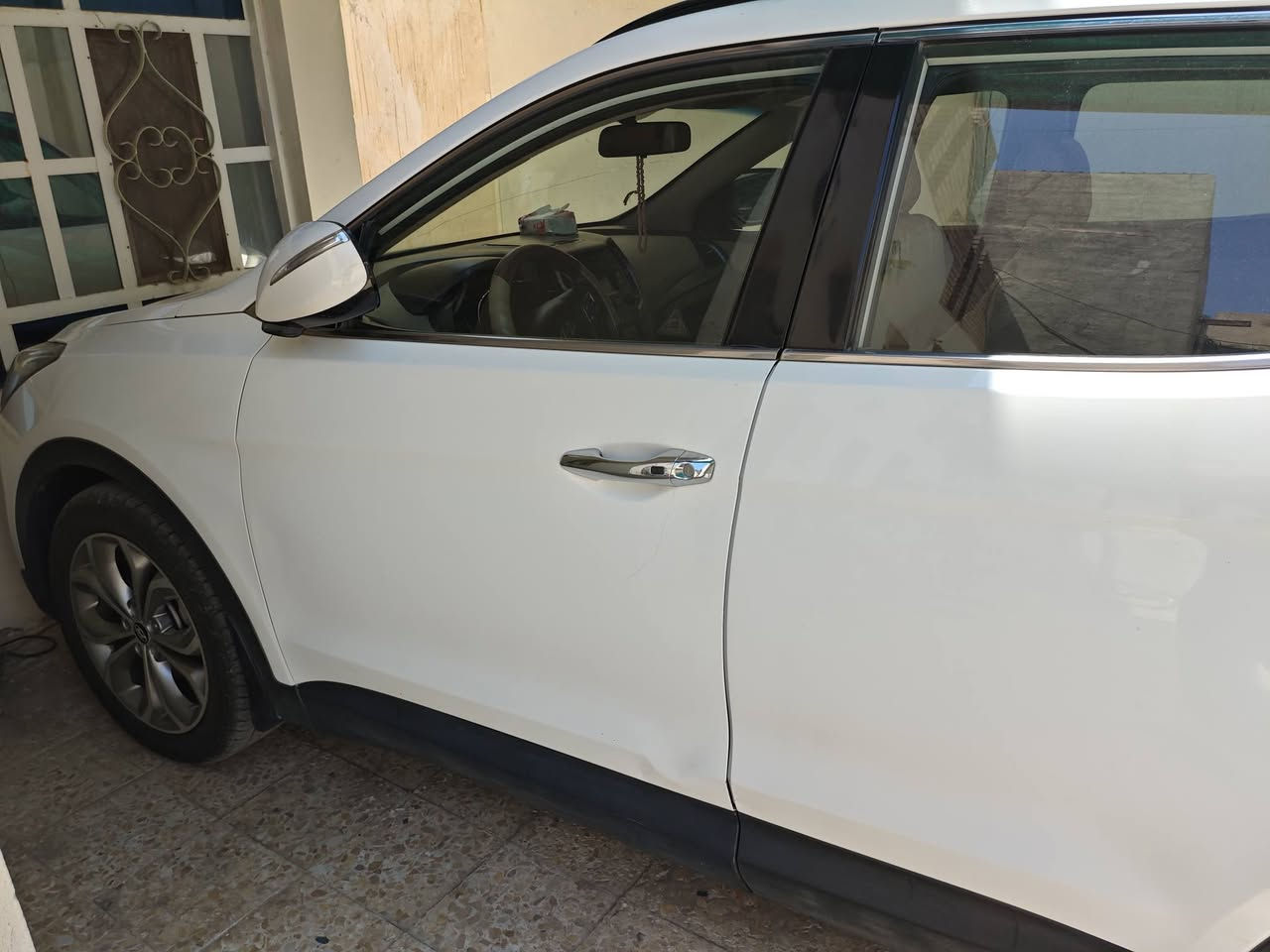 سنتافي ٢٠١٣ الشكل الحديث ( شكل ال١٧) 

 بيها بارد بس الجاملغ و الباقي رصعات و مذكور بالصور السونار مالتها
٧ راكب
وارد خليجي
٦ سلندر
ماشية ١٠٦ الف
رقمها بغداد سنويتها تخلص ٢٠٢٧
بصمة
بانوراما
حداديتها متصلحة كاملة قبل شهر و متجددة تايراتها كلها قبل شهر ايضا
مكاني النجف الاشرف
السعر :- 155 ورقة
التواصل على الواتساب الرقم ***********

