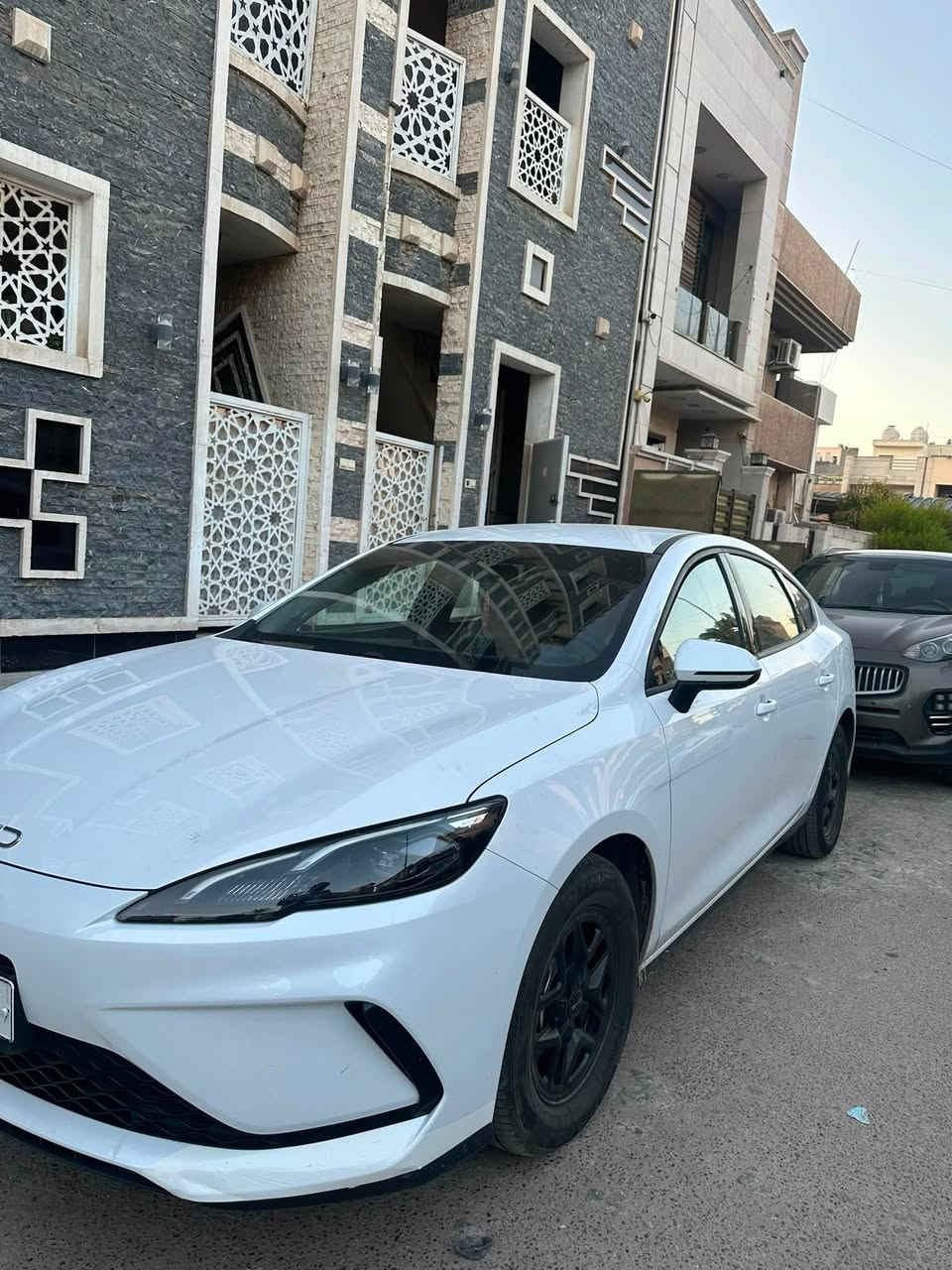 السلام عليكم
بي واي دي سيل 5 ماشيه 7 الاف الكلي كفاله عامه من الضربه او البارد عليها رقم كلش حلو السعر 19650 بيع او مراوس

مكاني اليرموك ***********
