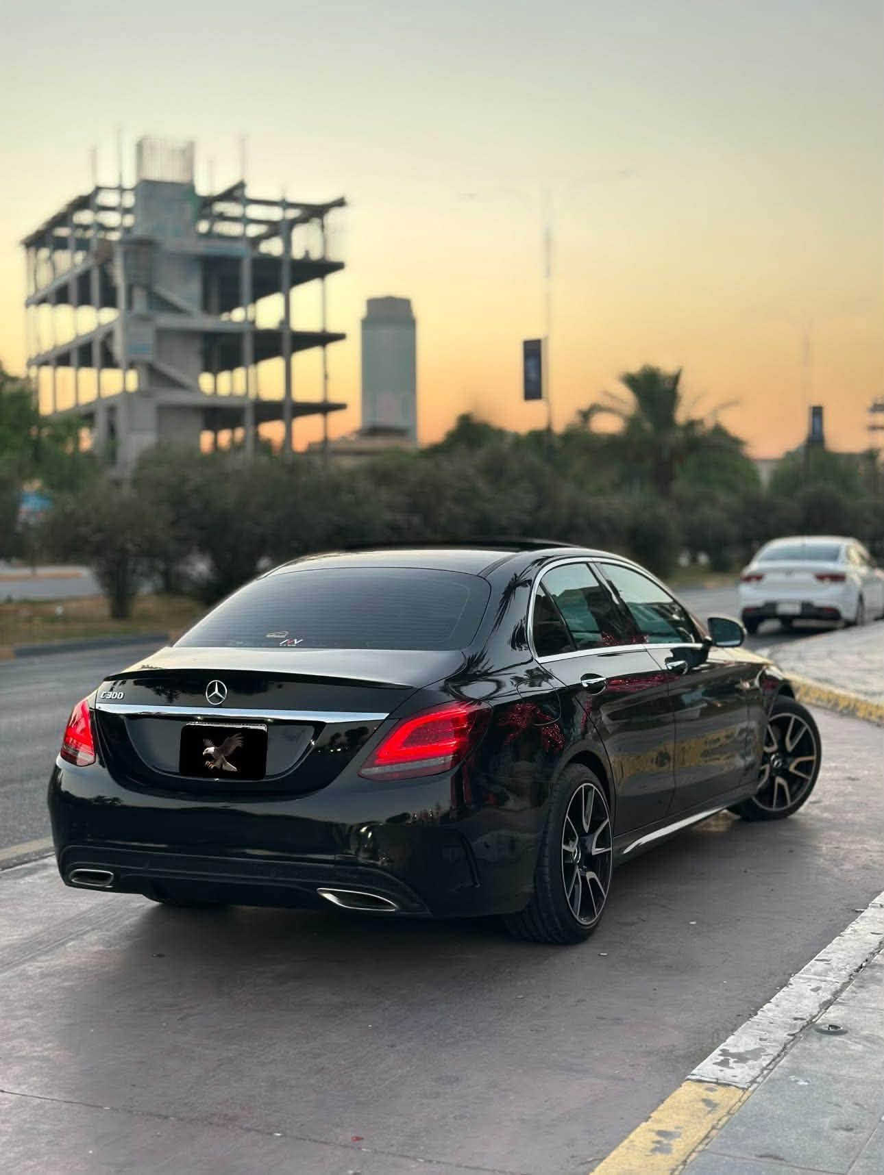السلام عليكم
للبيع Mercedes C300 2018  

بانورامـــا 

دبل ماوس

داخل احمر❤️‍🔥

بصمه + بصمه أبواب 

دعاميه 2020

بك لايت2020

لايت عدسه 

بك لايت لد 

كشنات تدفئه +خزن ميموري

5انضمه وضع القياده (ايكو-كومفورت-سبورت-سبورت بلس-اندڤجول)

 

ماشيه 60 الف

والسياره فول مواصفات بموديلها 

وجديده كلش تخم تاير جديد ودهن جديد 

الحادث بسيط جدًا بأمريكا طخه اصبعين تقريبا بل بنيد فقط

وبل عراق الجاملغ الخلفي من صفحه السايق انصبغ اثر شخط فقط 

وبيها pdr بل باب 

السعر مناسب 

***********
