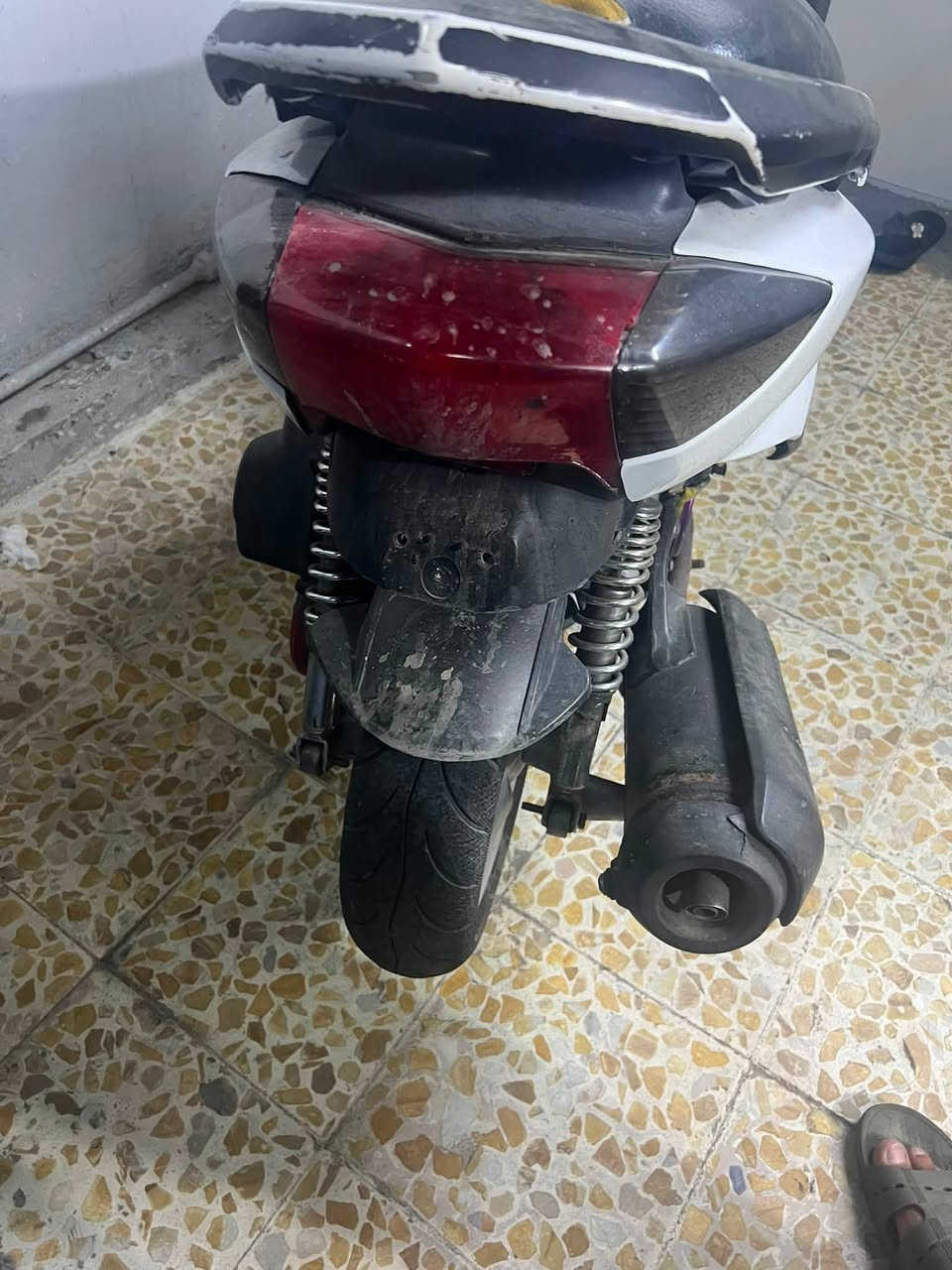 سكنس نثيه كوم حديد طافيه مكطوع زنجيل
كهربائيات شغاله تايرات جدد بيه تزويد حلوه 
عنوان بغداد طالبيه قرب فلكه 83
سعر 300بيه مجال***********
