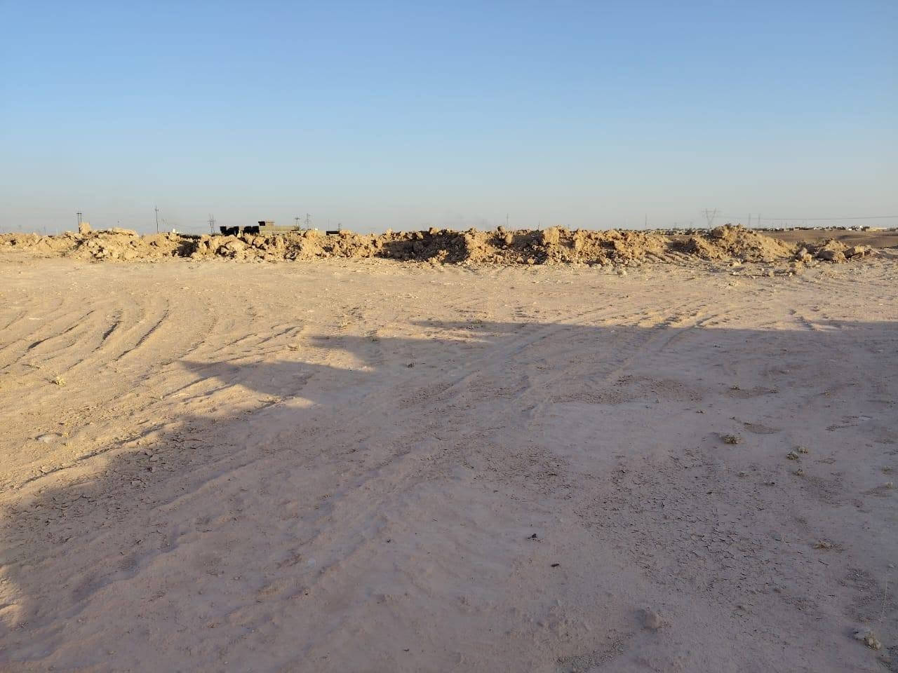 أربع قطع طبك للبيع طابو صرف في حديثة على الجسر الكونكريتي الرابط بين حديثة وحقلانيه على الشارع الرئيسي 
المساحة الكلية:1000م
السعر 35 مليون وبيه مجال
للاستفسار الاتصال على الرقم 
((***********))
((***********))
عنوان المكتب الانبار حديثة حي العسكري مقابل أسواق علي نصيف

