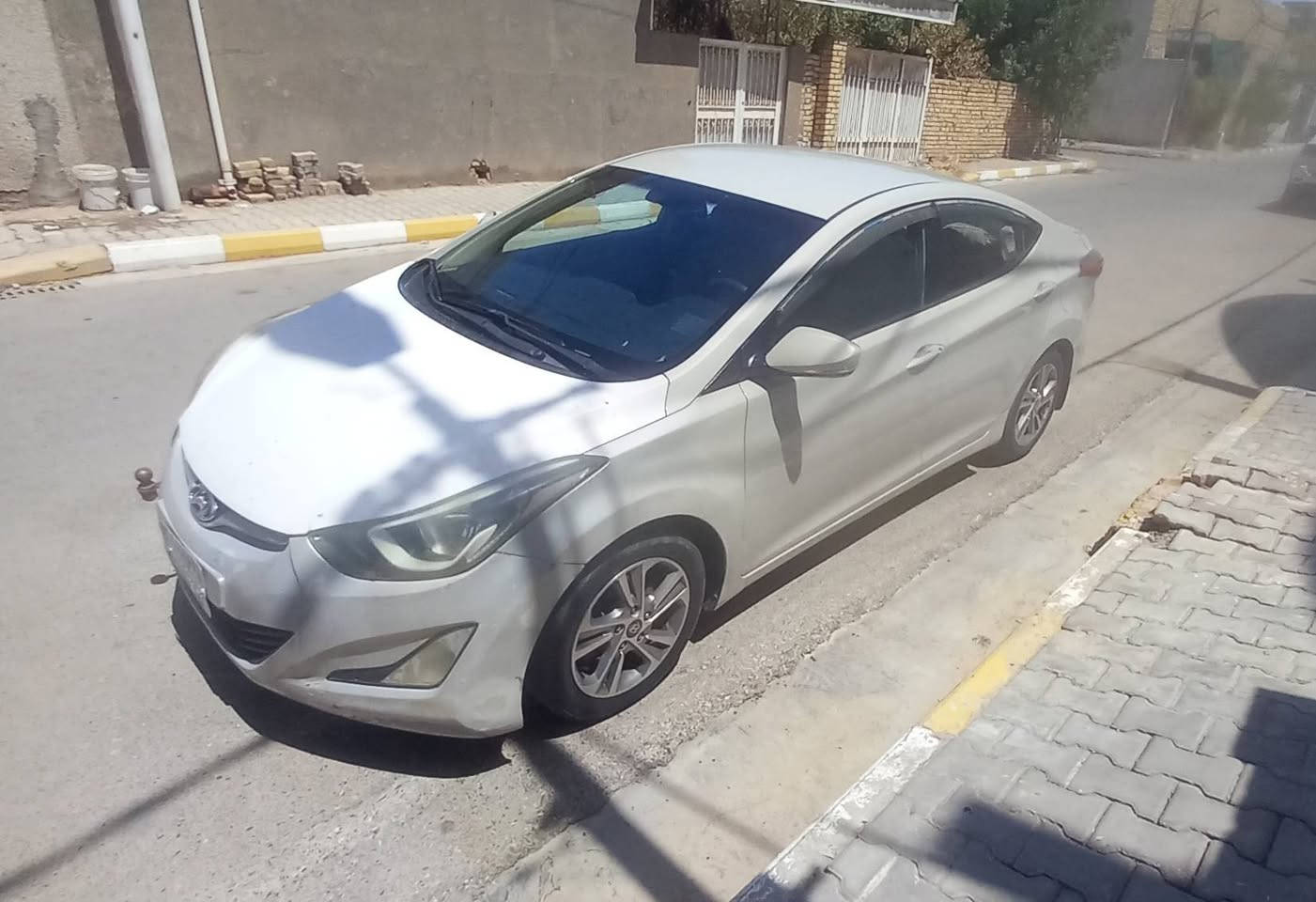 للبيع فقط بدون مراوس
للبيع النترا  2015 ...خليجي 
المحرك: 1600 دوش 
المواصفات ..اعتياديه
اللون: (بيجي مصفر)

الحالة والضرر: (بيها رشات صبغ بدون ضرر مال السماوة ..عدا البنيد مبدل داخل العراق ...صدرها 50 % ....كمبريسر عاطل ..السنويه منتهيه 

الرقم: (واسط)

التحويل: (تحويل مباشر )

المكان: (واسط-الكوت)

السعر: 110 
الهاتف = ***********
واتساب وخط
