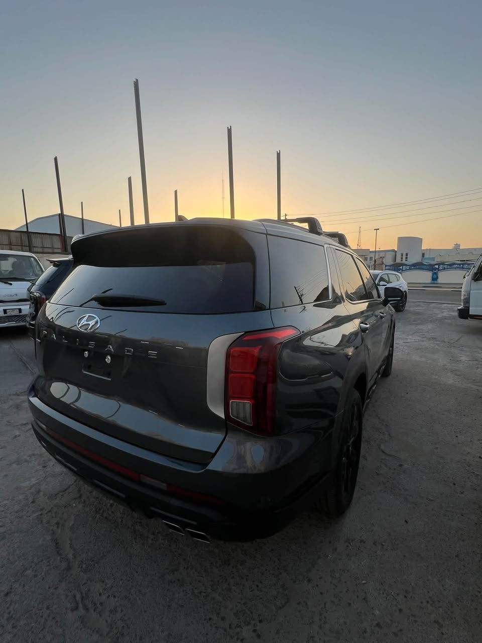 هونداي بلسايد 2024 XRT شهداء بصرة
السيارة فول جلد وفتحة سبلرات على سقف 
رقم الشاصي 

KM8R34GE5RU802004

بنيد تبديل وجاملغ بارد واضح بالصور 
كشنات تدفئة وكهربائيه
كراسي منفصل vip 
رادارات 
نقط عمياء 
حساسات امامي وخلفي 
ماشية 20 الف ميل جديده السيارة 
السعر 275$ 
عنوان البصرة
للتواصل ***********
