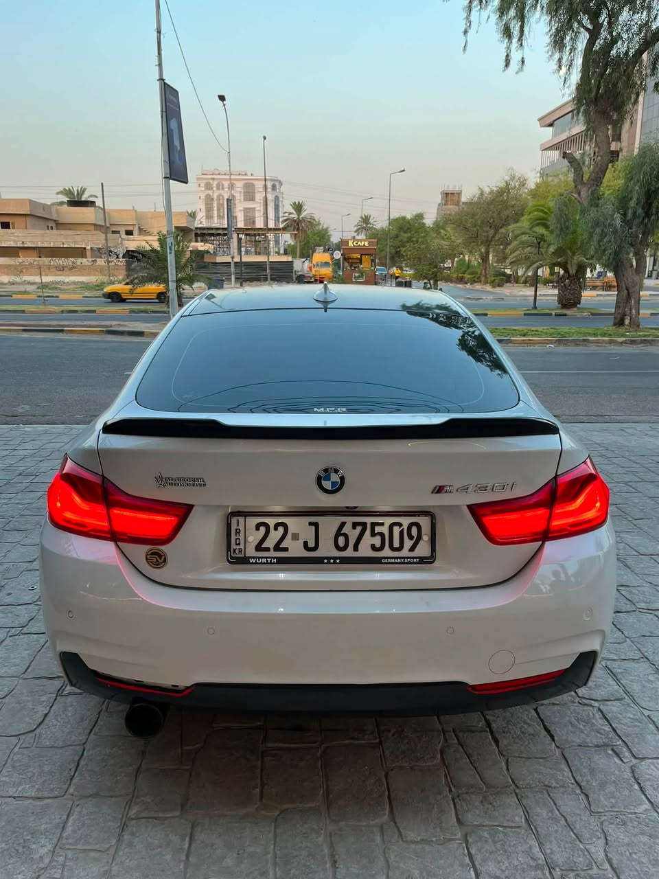 bmw 430i m package 2018 grancoupe 
ماشيه 95ميل
رقم اربيل تحويل ثاني يوم
المواصفات فتحة سقف داتاشو
جنطة كهرباء عند الاقتراب
داخل جلد قرميدي (عسلي) 
 دركة m
ماوس لمس
شاشة نتفكيشن كاربلي
حساسات امامي خلفي
لايتات ادابتف متحرك
اوتو ستوب
تدفئة مقاعد
بصمة تشغيل
شفتات ستيرن
مقاعد خزن ثلاث وضعيات
لد داخل السيارة بلادي متغير
دعامية m sport امامي خلفي
اكزوز بي بوب كورن خفيف بلادي
اربع وضعيات قيادة
سيارة فول مواصفات ١/١الاضافات
ثلاث قطع m بيانو بلاك لحية اصلية
شفتات ستيرن m اصليات كبار
دوسات جانبية
زعانف اصلية بيانو بلاك m
شباك امامي بيانو بلاك 
بيانو بلاك m سبويلر
ويل m4 قياس ١٨
سيارة حادثها بنيد وجاملغات امامية ثنين راجع بارد وصبغ فقط بدون تبديل وبدون دواخل فقط ايرباكات ستيرن وبردة طاكات ومرجع سستم مكان السيارة بغداد شهداء العبيدي
السعر 220  وبيها مجال
***********
