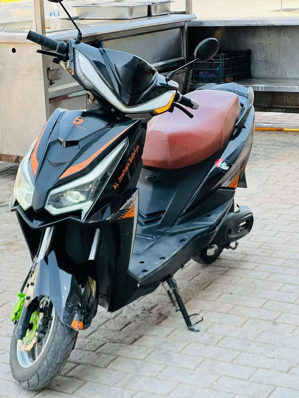سلام عليكم عندي دراجه شحن سكنس نضيفه لايتات دبل اشاره ست بطاريات 32امبير دبل اشاره اشاره يمنه يسره
لايتات قويه لايت عالي ناصي بك لايت هورنات تقسيمه ديجي تايرات جوبلس دبلات جدد سويج و بصمه 
دراجه تخبل وحلوه عله اخر حبايه 
مكاني بغداد مدينه الصدر 
رقم*********** بيع مستعجل كلش 
   سعر 460🤑 دراجه والله جديده ملف عقل باتريات تفحصهن بيه نضام بك يعني دراجه ما عوزه شي متوازي عله فلوس وريد ابيعه
سلام عليكم عندي دراجه شحن سكنس نضيفه لايتات دبل اشاره ست بطاريات 32امبير دبل اشاره اشاره يمنه يسره
