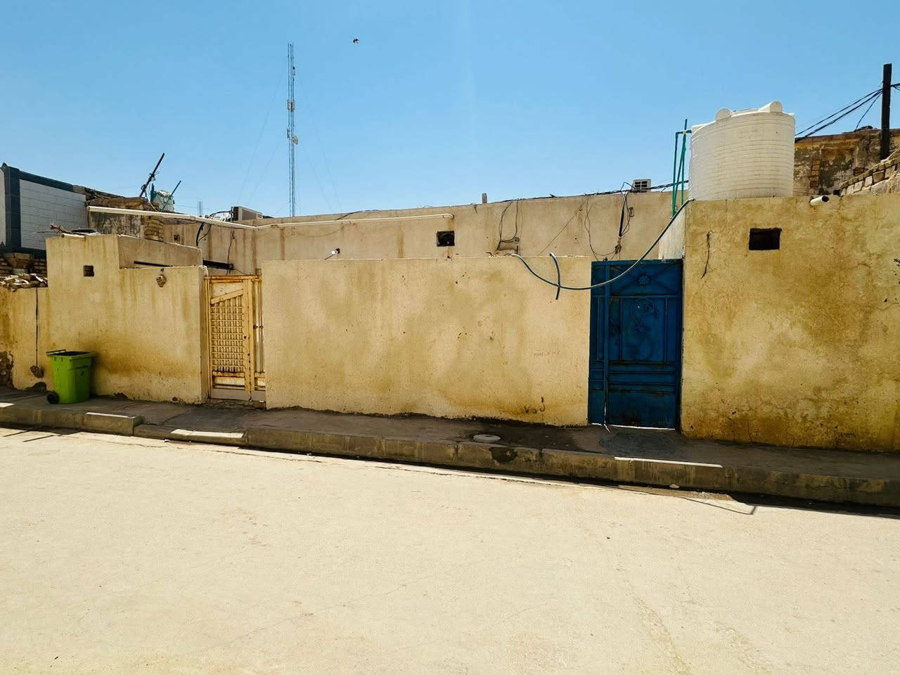 السلام عليكم
بيت للبيع قرب جامع الابرار للاستفسار : ***********
