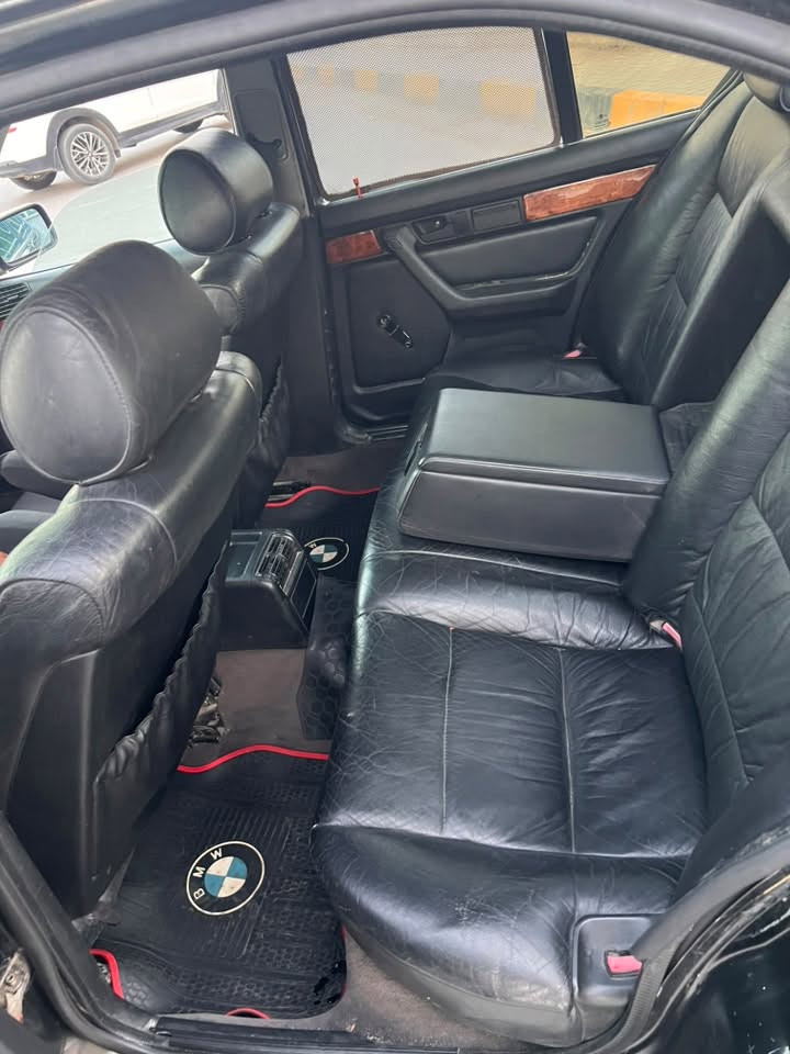 🚘 للبيع BMW موديل 1991 🔥
🇩🇪 رقم ألماني
⚙️ كير ومكينة خير من الله
❄️ تبريد ثلج
📄 السيارة باسمي
🔄 تحويل ومكفولة
✨ نظافة عالية جداً
🚫 من أي ضربة ما بيها، ولا قطرة معجون
💯 سيارة تستاهل الفحص والمعاينة
السعر55بيع مستعجل 

📞 الاستفسار  ***********
