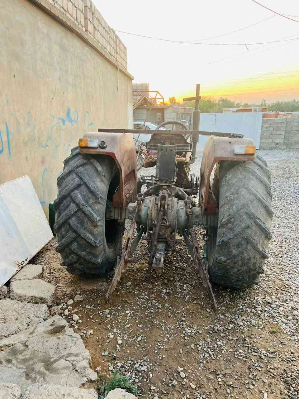 تركتر انگليزي للبيع / الاتصال ***********
