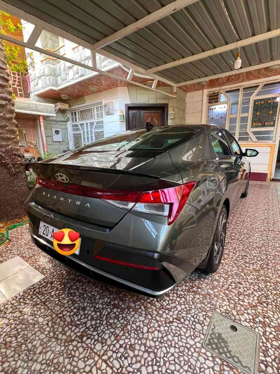 سلام عليكم النتره 2025 SEL SPORT
محرك /2000 دوش
رادار
مثبت سرعه
سبايدر خلفي اسود بلادي
ويل كروم
ماشيه 10
سيارة وارد امريكي ضرر مالته فقط تعديل بخشم الصندوك  بدون ايربك سياره جديده على وضع شركه وسونر  موجود دخول جديد مرقمه نكليزي ديالى باسمي
السعر /173 وبيها مجال
 مكان سياره ديالى بعقوبة  
رقم الهاتف / ***********
