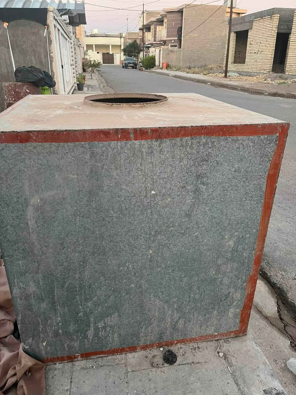 تانكي للبيع نضيف
باب اول نضيف لا مزروف ولا بي شي رقم والاستفسار علئ رقم ***********
