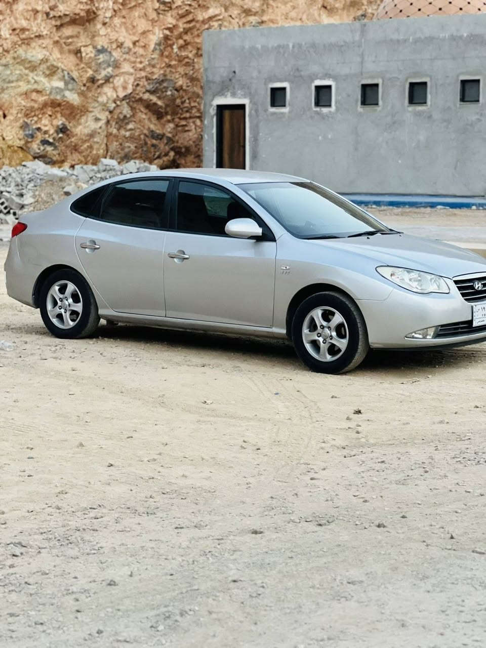 2006بڕاوە 
تەبرید لەمس 
شاشە 
دەکشن بەرز
 کەڤەرگۆڕاوسەقف بەشەرت 
گێڕومەکینە و تەبرید بەشەرت 
بێ شوخت وچاڵ  بێ داعم و لێدران 
چوارتایەی و ویلی لۆکی لەژێرە 

***********
