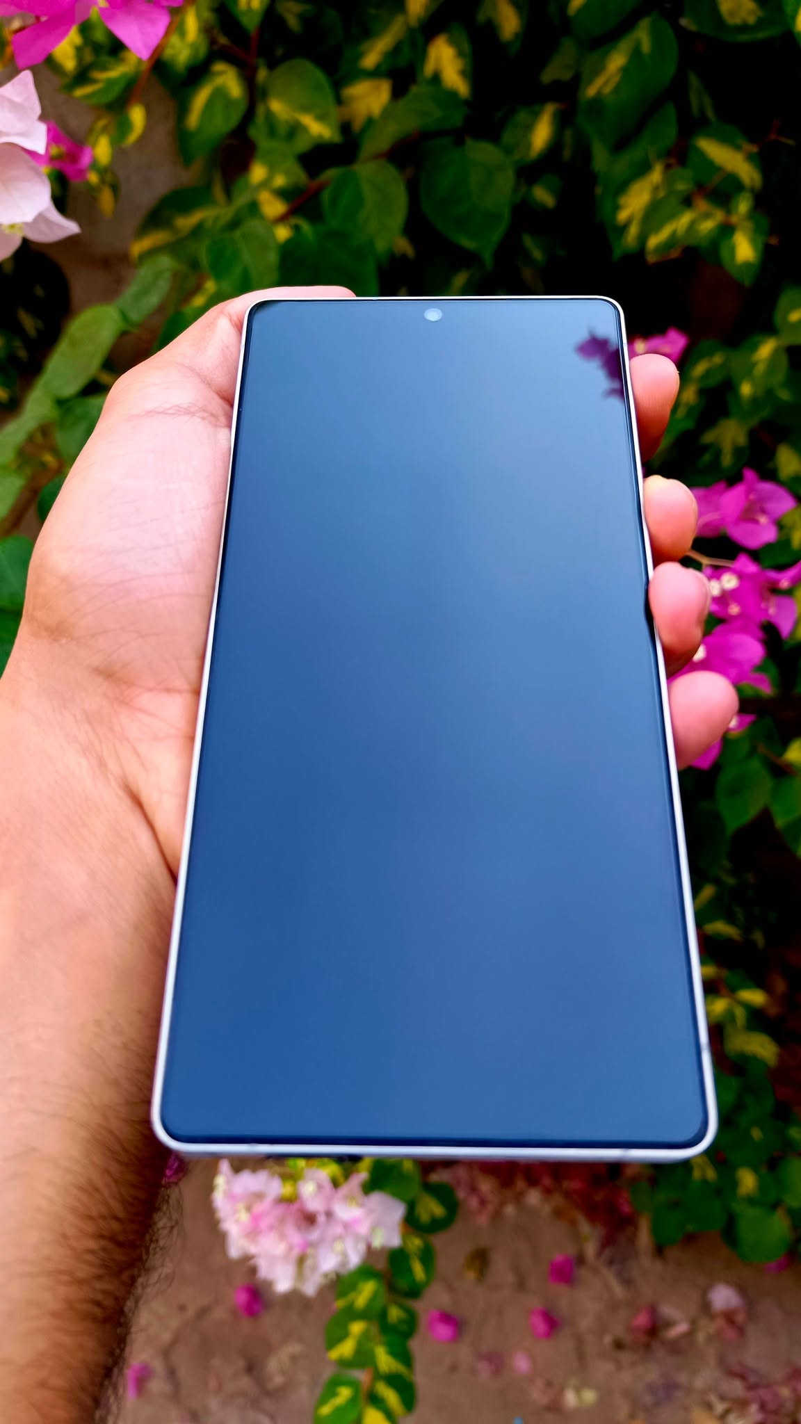سلام عليكم 

 اخظر تيتانيوم S25 ultra  1TP شرق اوسط دبل sim ذاكره تيرا يعني 1024GB
الجهاز كامل ما بيه اي نقص مكفول من كلشي الجهاز مثل ما موضح بالصور.
 الجهاز نظيف بيه حمايه عدسات  وسكرين برايفسي وذني الملحقات يجن وياه.
(3 كفر ،وسماعه، وسلك الشاحن الاصلي، وشاشه حمايه مات طافي انته تركبهه).
ما متواجد عل فيس بس واتساب او اتصال. 
مكاني: بغداد الصابيات قرب مجمع بوابه الكاظمية.
واتساب:  ***********
او اتصال: ***********
السعر: 1325 وبيه مجال.
