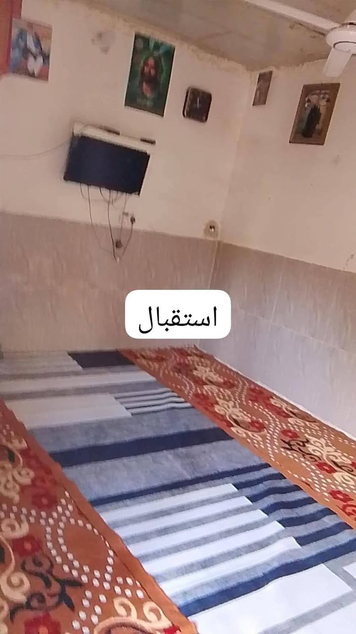 بيت تجاوز للبيع بضهر كراج علاوي سعرة ٢٥وبي مجال يحتوي على استقبال وغرفتين وصالة ومطبخ وصحيات ومي +كهرباء وسحب مساحتة 150متر
للاستفسار***********
