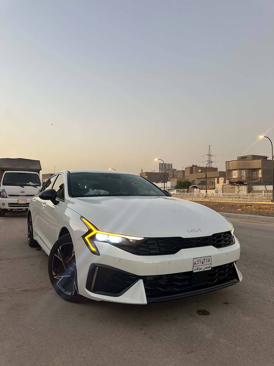 يا الله للبيع بدون مروس K5 2025 حادثها فقط بنيد مبدل مال تفصيخ  بدون شواصي بدون لغود مبدل  لراديترات اصليه  السياره حتى چيك انجن ما مشتغل بيها ماشيه فقط  1700ميل يعني  2750 كيلو متر فول مواصفات جتي لاين السياره بحالة الوكالة  تترقم جميع المحافظات للتواصل واتساب  ***********
