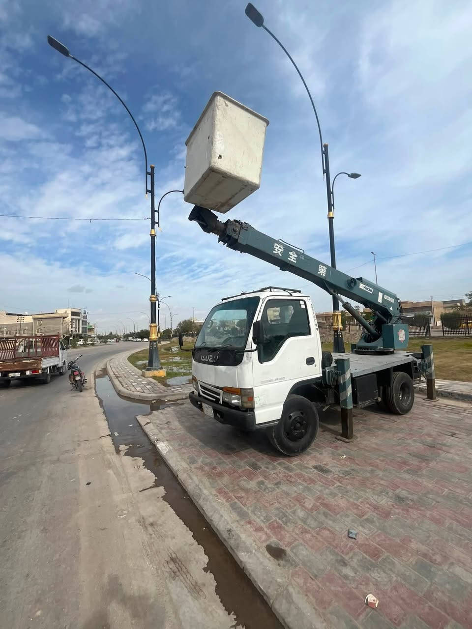 السلام عليكم باسكت البيع
موديل 200 15متر هيدريك 
تحكم فوك جوه باقي التفصيل 
على رقم ***********
