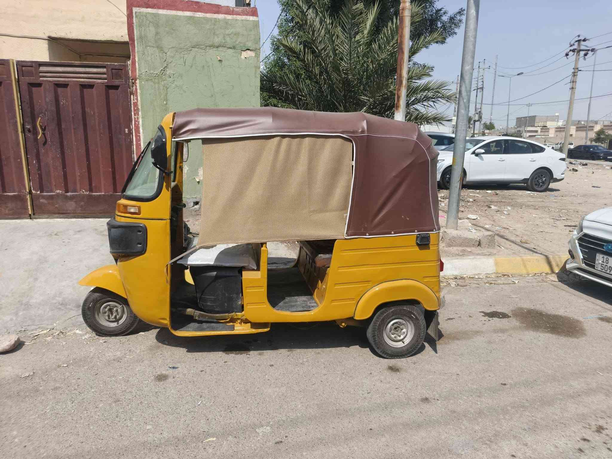 السلام عليك تكتك للبيع موديل ١٨اوراق كفاله للترقيم تكتك خير من الله مكينه اكسل مكفولات صبغ عام ومعمره دوس تكتك  معمره السعر ٣٨٠٠وبيه مجال هتف ***********
