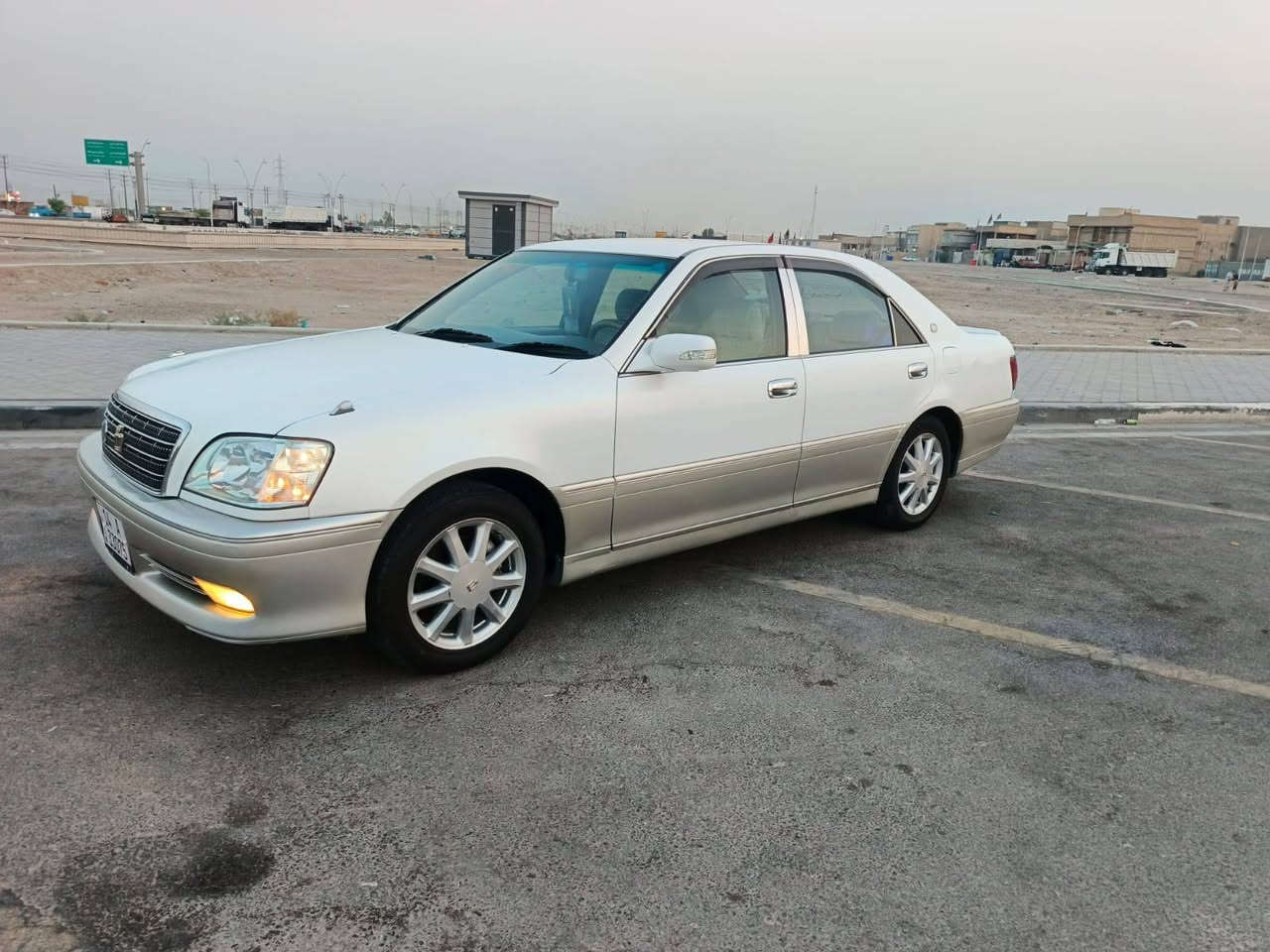 سلام عليكم 
ملكه رقم بصره دولي بئسمي
قرار 48 تسجيل جديد كفاله عامه
 محرك وكير ديفور الجبير 
فول اربع دكم تبريد خلفي ثلاجه
 تحكم ستيرن  حداد تخم تاير جديد
 جاهزه واحد عل واحد مكاني بصره
السعر ( 145 ) وبيه مجال التصال
‏‪***********‬‏
‏‪***********‬‏
