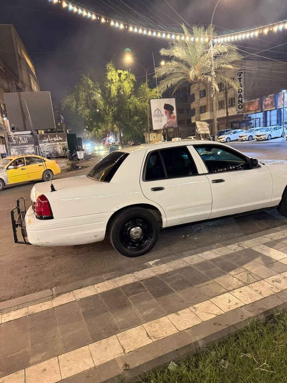 للبيع فقط 
فورد كراون فكتوريا بوليسي 
موديل ٢٠٠٧
رقم العجله ٢٠٠٧ _٥ كربلاء ((رقم مميز))
 سياره صدر كارتون تخم تاير  كلشي جديد بيهه نقص فقط تبريد ولاستك محرك سنويه جديده عنواني الكراده شارع ٦٢ 
سعر العجله ٧٠ ورقه 
رقمي *********** اتصال فقط
