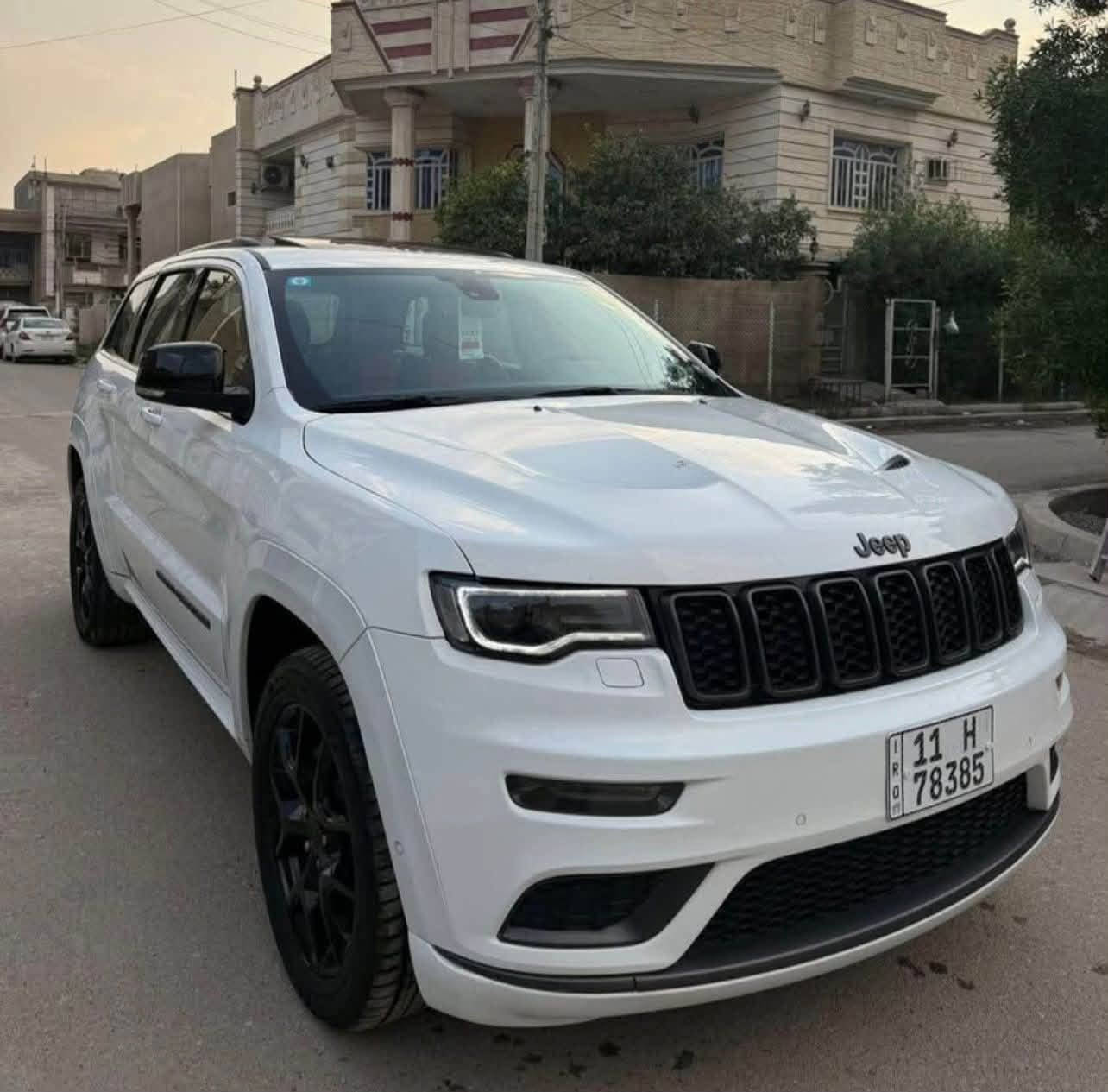 السلام عليكم
جيب مودييل 2019 s خـليـجـي اس للبيع فقط  مابيها صبغ الي بيها  تكحيلات كارت وبارد باكثر من مكان
رقم بغداد
فول مواصفات عدا الرادار الأمامي 
ماشيه 83 ميل  
مكينة  3600 6 سلندر  
فورويل بارنوما فتحة  
 سقف بانوراما 
 كشنات جلد اسود واحمر  + كهرباء
تدفئه + خزن ٣ وضعيات 
 نظام النقطة العمياء 
 ويل حجم 20 بلادي سبورت 
 3انظمة قيادة 
تشغيل عن بعد  مري كهرباء 
 مرايا متحسسة للضوه العالي 
بخاخات لتنضيف اللايتات الامامي
 نظام تشغيل واطفاء المحرك اوتماتيكي
للتوفير وعدم صرف الوقود عند الايقاف 
 ستيرن كهرباء + تدفئه ستيرن 
حساسات خلفية امامي

مكان السياره بغداد
للاستفسار السعر 290
 ***********
