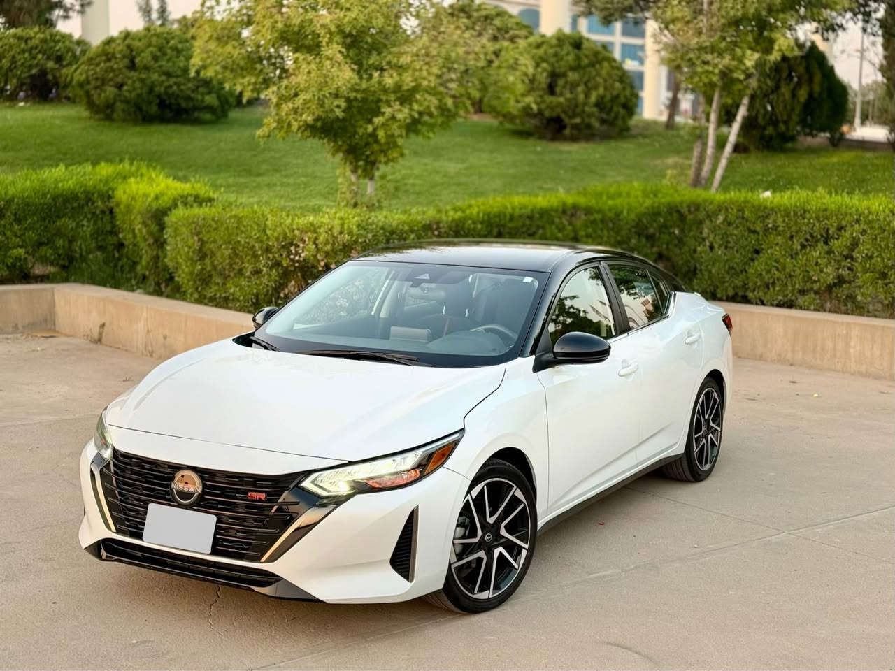 🚘 للبيع | نيسان سنترا SR 2024

Nissan Sentra SR 2024
📍 الموقع: أربيل
🔹 اللون: أبيض صدفي
🔹 الممشى: 6000 ميل فقط 
🔹 المحرك: 2.0 لتر / 2000 CC

⭐ المواصفات:

✔️ أضواء زينون
✔️ سقف أسود
✔️ بصمة أبواب + تشغيل بصمة
✔️ تشغيل عن بُعد
✔️ شاشة كبيرة مع Apple CarPlay
✔️ كاميرات + حساسات + رادارات
✔️ أوضاع قيادة ECO / NORMAL / SPORT
✔️ والعديد من الإضافات الأخرى

🔧 حالة السيارة:

✅ جاملغ أمامي صبغ وباب خلفي يمين كلير 
✅ بدون أيرباك — جميع الأيرباكات أصلية ولم تفتح

🔑 رقم الشاصي:

3N1AB8DV2RY331705

💰 السعر:
15,800$
💬 قابل للتفاوض بعد المعاينة

🔢 الترقيم:
السيارة بدون رقم
يمكن ترقيمها في أربيل / دهوك / السليمانية
💵 كلفة الرقم 1,100$ على المشتري

📍 الموقع: أربيل

📞 ***********
واتساب / اتصال / فايبر أربيل, العراق
