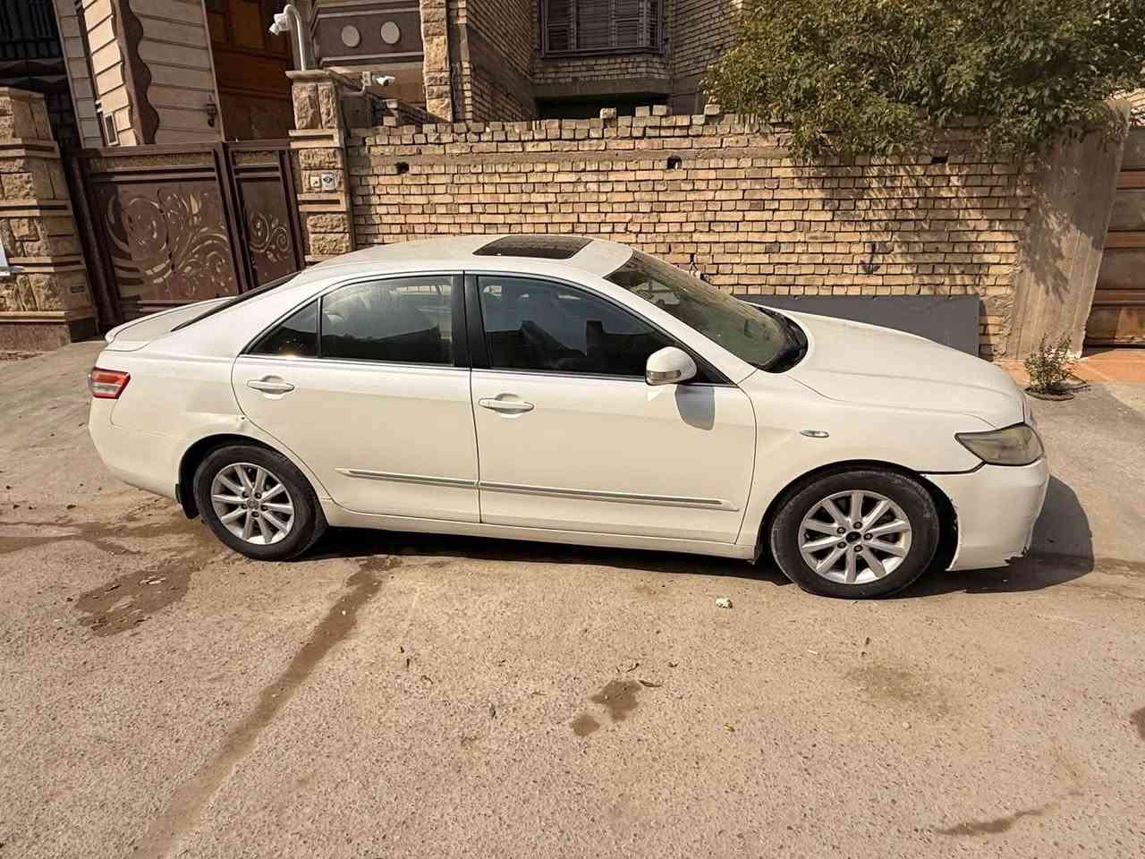 كامري 2010 خليجي glx
فول مواصفات 
لون ابيض صدفي
سلايد وبردة وحساسات كشن كهرباء 
محرك 2.4

ضررها مرفق بلسونر بلتعليقات
السعر 105 ورقة
***********
