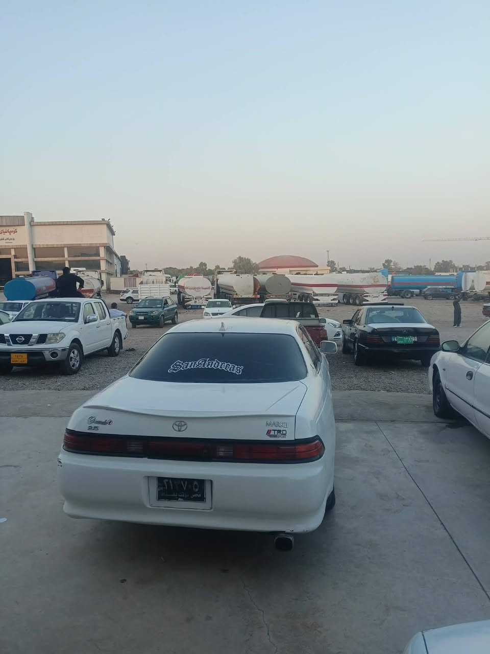 مارک بو فرۆشتن مەکینەی ئونجی گێر و مەکینەی لۆکە سەیارەکە رێگە بیدانی مروری هەیە دەعم ولیدراوی نییە لەسەر ساغی بۆیاغە ناو ودەشتی لۆکە گێجی هەموی ئیش دەکا جام کارەبایە ..زور هەرزانە..... لەکەلارە ***********

