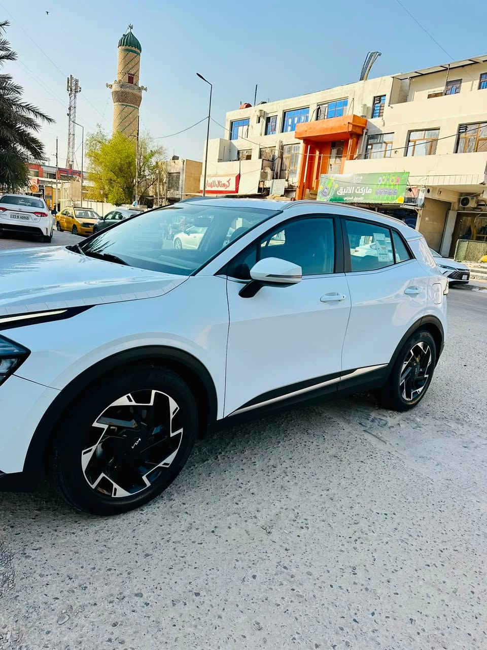 السلام عليكم سبورتج خليجي موديل ٢٠٢٣ شمالية لون بيها بارد بخشم بنيد وسونار موجود ب صور بصمه كامرة حساس مواصفات معروفه مكاني بغداد البلديات السعر ١٨٥ الاستفسار ***********
