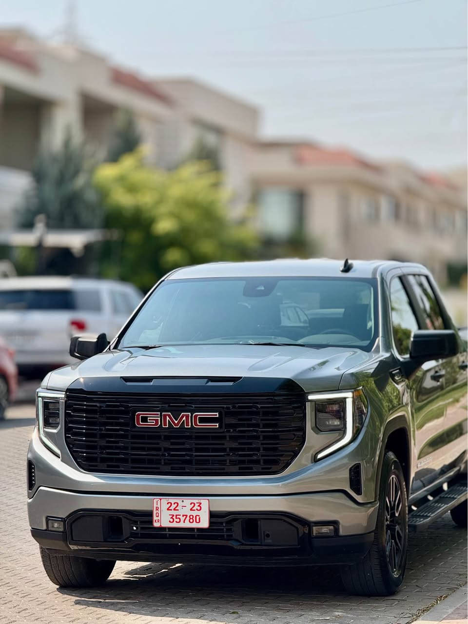 GMC SIERRA 2025 
جیمسی سیرا ٢٠٢٥ چوار بستۆنی تۆڕبۆ ماکس دەرگا گەورەی بۆدی کورتە دەبڵ ئەکسل 
١٦هەزار مایل ڕۆشتوە 
ڕاداری پێشو دوا بەسمە ئەوتۆ ستار ستۆپە شەخالە 
یەک پارچەی بۆیاخە بێناو گرتن 
نرخ:٣١٠
*********** السليمانية, العراق
