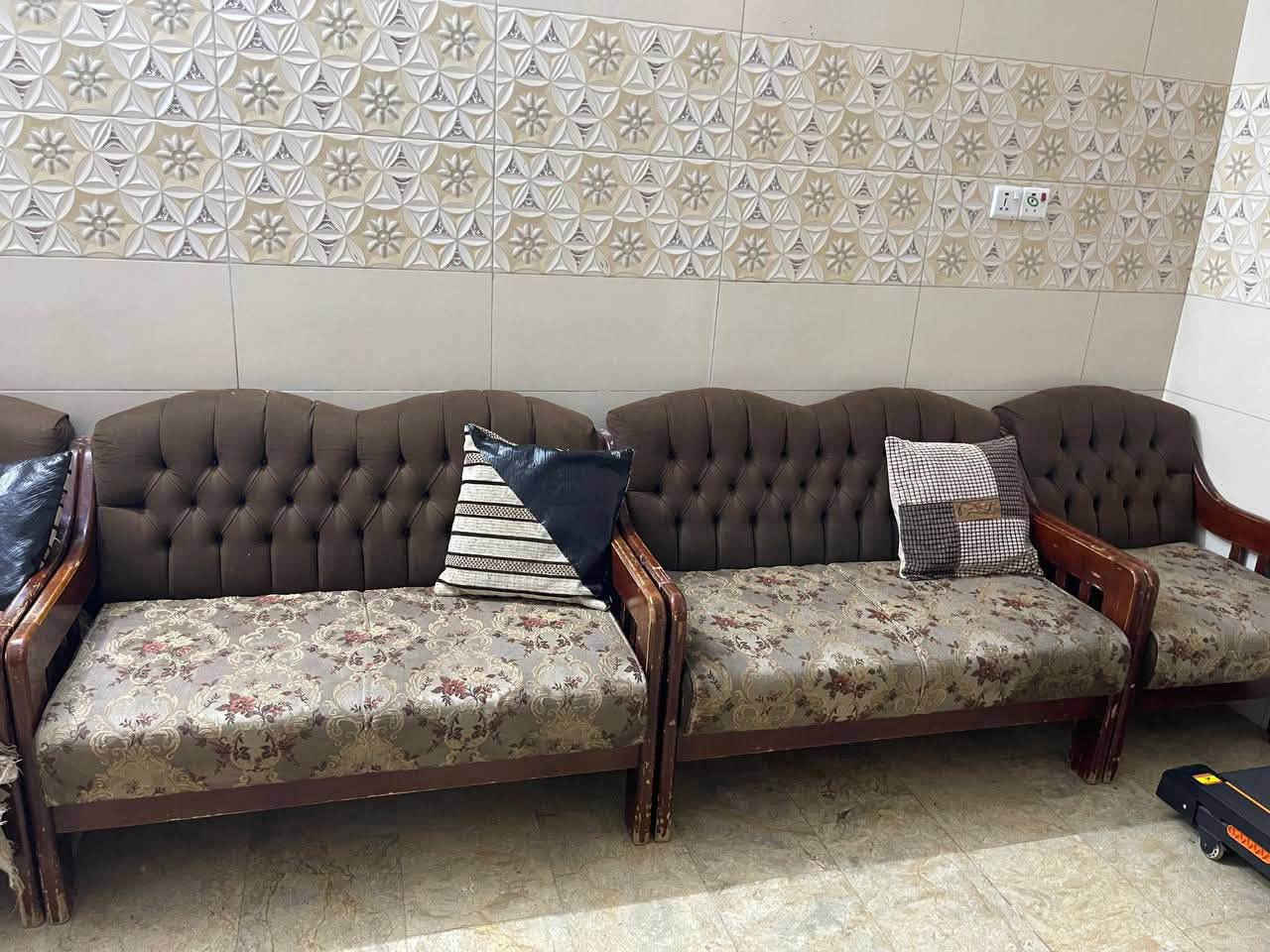 تخم للبيع السعر 200وبي مجال المكان بغداد الشعلة رقم الهاتف *********** الاتصال والاستفسار على الواتساب
