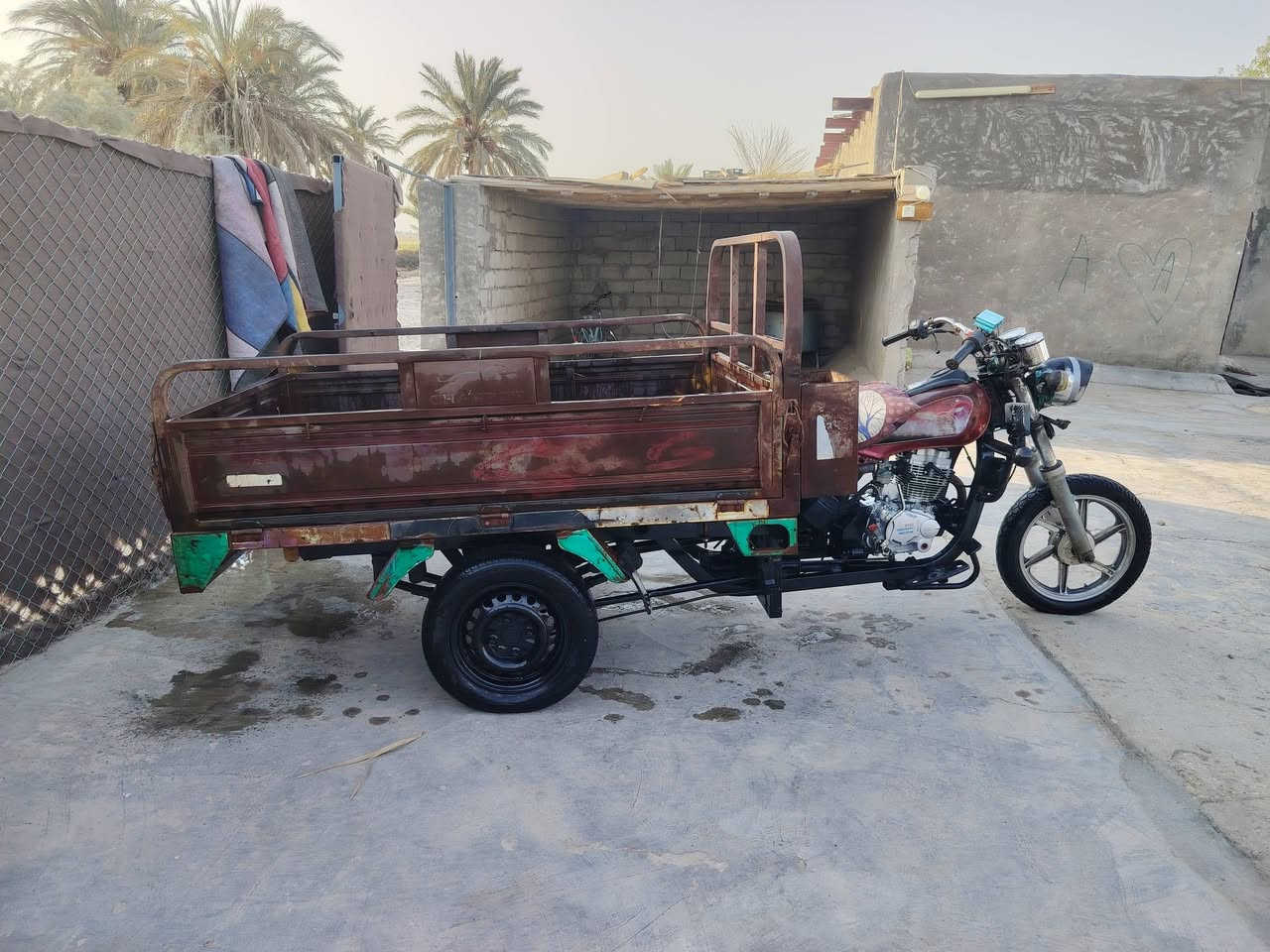 السلام عليكم ستوته للبيع موديل 16 مستعجل مستعجل مكان بابل حمزه الغربي العوادل سعر  950 وبيها مجال قليل ما متواجد على الفيس شرايه اتصل بخير ويدلل محرك 22 الاصلي ما مفتوح ببرغي واحد***********
