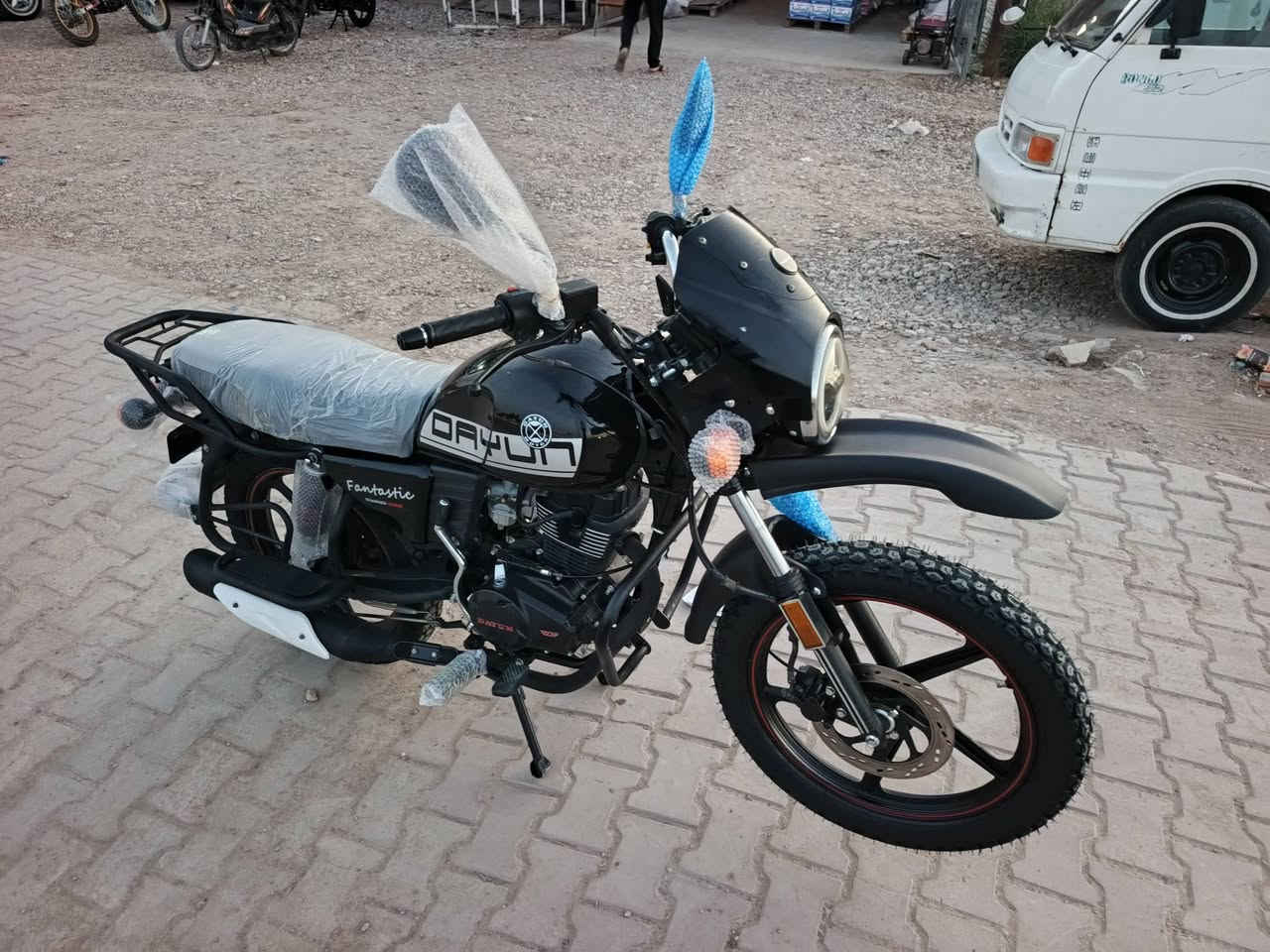 دايوان ٢٥ شكل ال26 
دراجه وضع شركه اخت زيرو ماشيه ١٣٠٠
كفاله عامه اوراق سكنر 
سعر 1650بيه مجال بسيط 
مكاني ديالى الخالص
***********
