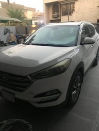 توسان خليجي موديل ٢٠١٨ سياره ماشيه ٣٥ الف كيلو سياره جديده مناقصه اي ش...
