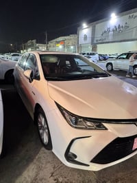 للبيع تيوتا كورلا موديل 2022  شكل الخليجي  ماشية 100 الف  داخل جلد احم...