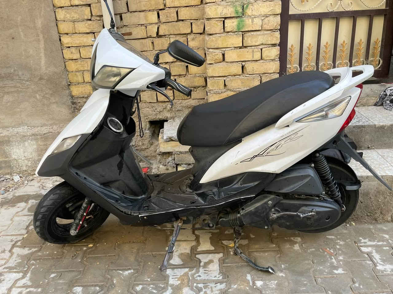 السلام عليكم دراجه ثعلب ١٤٠ للبيع
دراجه نضيفه كل نقص مابيهه الدراجه صارلها ٣ اشهر نازله من الرمبه دراجه كامله سلف هندر كهربائيات كلها شغاله الصبح نكره سلف  كلشي بلادي سعرها ٦٠٠ وبيه مجال للطيبين مكاني بغداد الشعله  *********** بي واتساب
