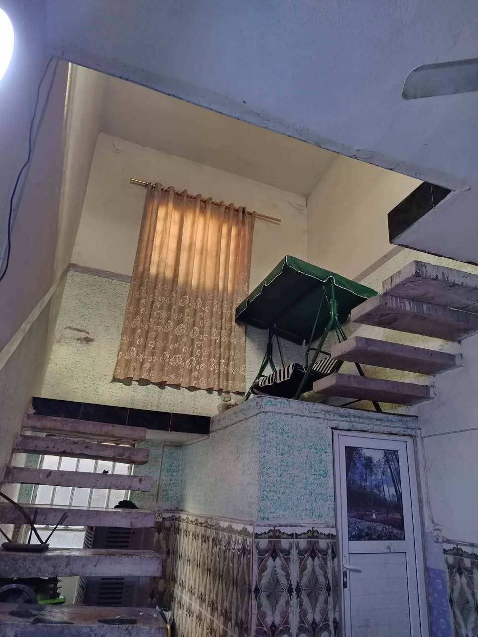 السلام عليكم
بيت للبيع كاطون الرحمه ب الخمس تالاف قرب جامع مالك الملك مساحة ٢٤٠ م طابق واحد يحتوي على غرفتين نوم واستقبال وهول ومطبخ وحولي وصحيات السعر ١٤٠
للاستفسار ***********
