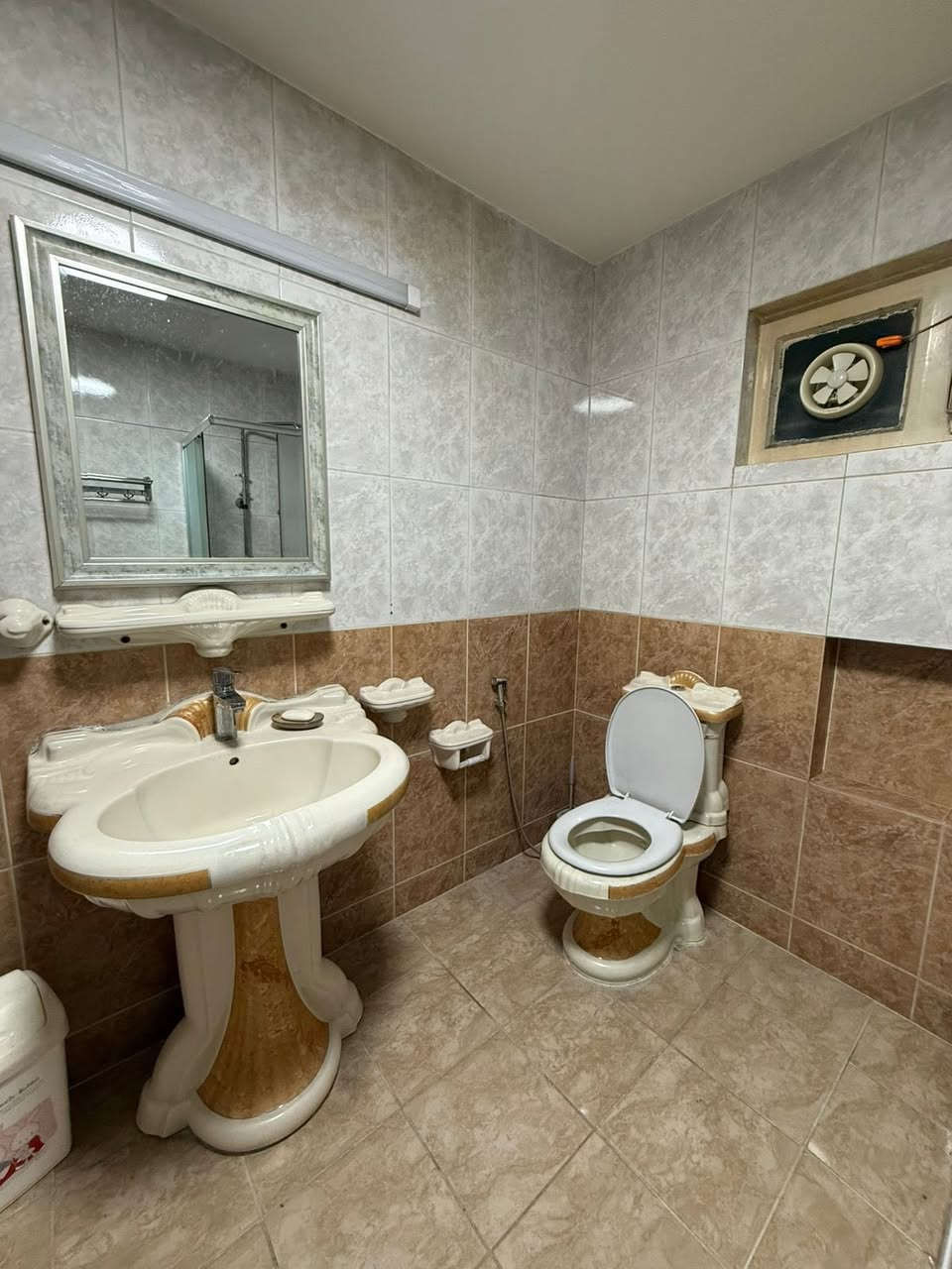 🏡 دار للبيع – منطقة البيجية

✨ فرصة مميزة للسكن أو الاستثمار

🔹 تحتوي على وحدتين سكنيتين
🔹 سنة البناء: 2014
🔹 الموقع: منطقة البيجية
🔹 المساحة: 210 م²
🔹 الواجهة: 7 م
🔹 النزال: 30 م
🔹 سند مستقل

📞 للاستفسار والتواصل:
***********
