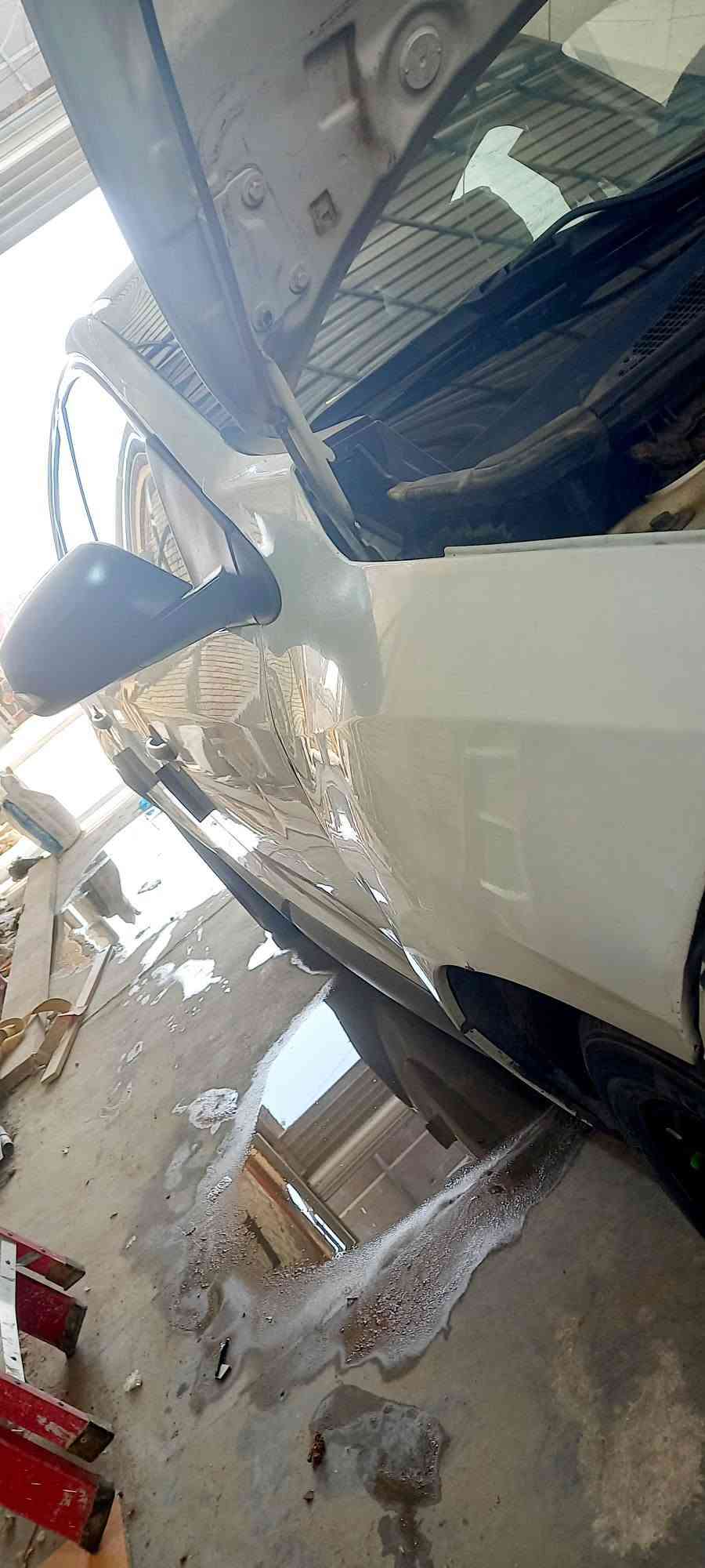 رينو فلونس موديل ١٣ للبيع او المراوس السعر ٤٥
حداديه نص عمر
تبريد عوزه بس غاز 
محور مكينه وكير كورله انسه الصرفيه اقتصاديه
سنويه ساقطه 
من حورتها ما ربطو الفيش مال الكيجات 
ضربتها الجاملغ الخلف السايق ابع مصبوغه حزام 
باتري جديد وياله وتايرات جدد 
درايم شفت جديد السياره حلوه ما متعوبه نصبتها حلوه هذا كا البيها اقره وتصل وانه خادم رقم *********** المكان بصرة
