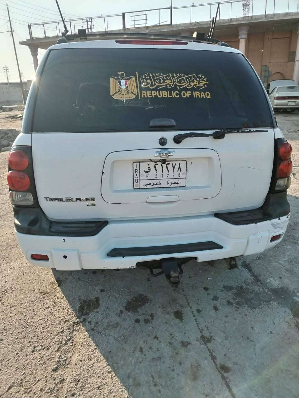 سيارة بلايزر للبيع موديل٢٠٠٦ سنوية ٢٠٢٧ محرك وكير كفالة تبريد شغال كهربائيات كاملة بيها صبغ قطعتين السعر ٨٠ وبيها مجال شرط التحويل التصال على الرقم *********** البصره القرنه
